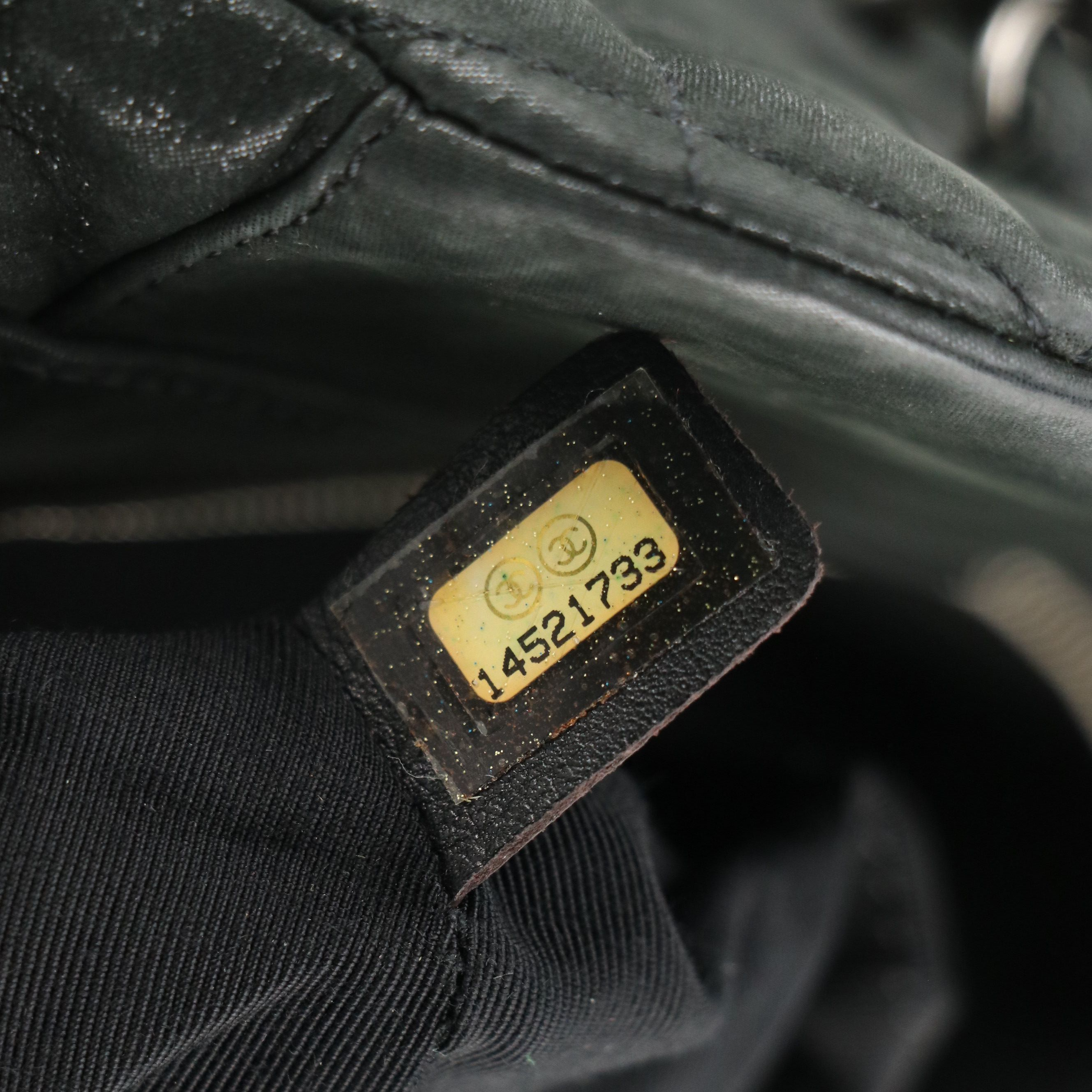 Chanel Chic Quilt Bowling Shoulder Bag in Quilted Black Iridescent Calfskin