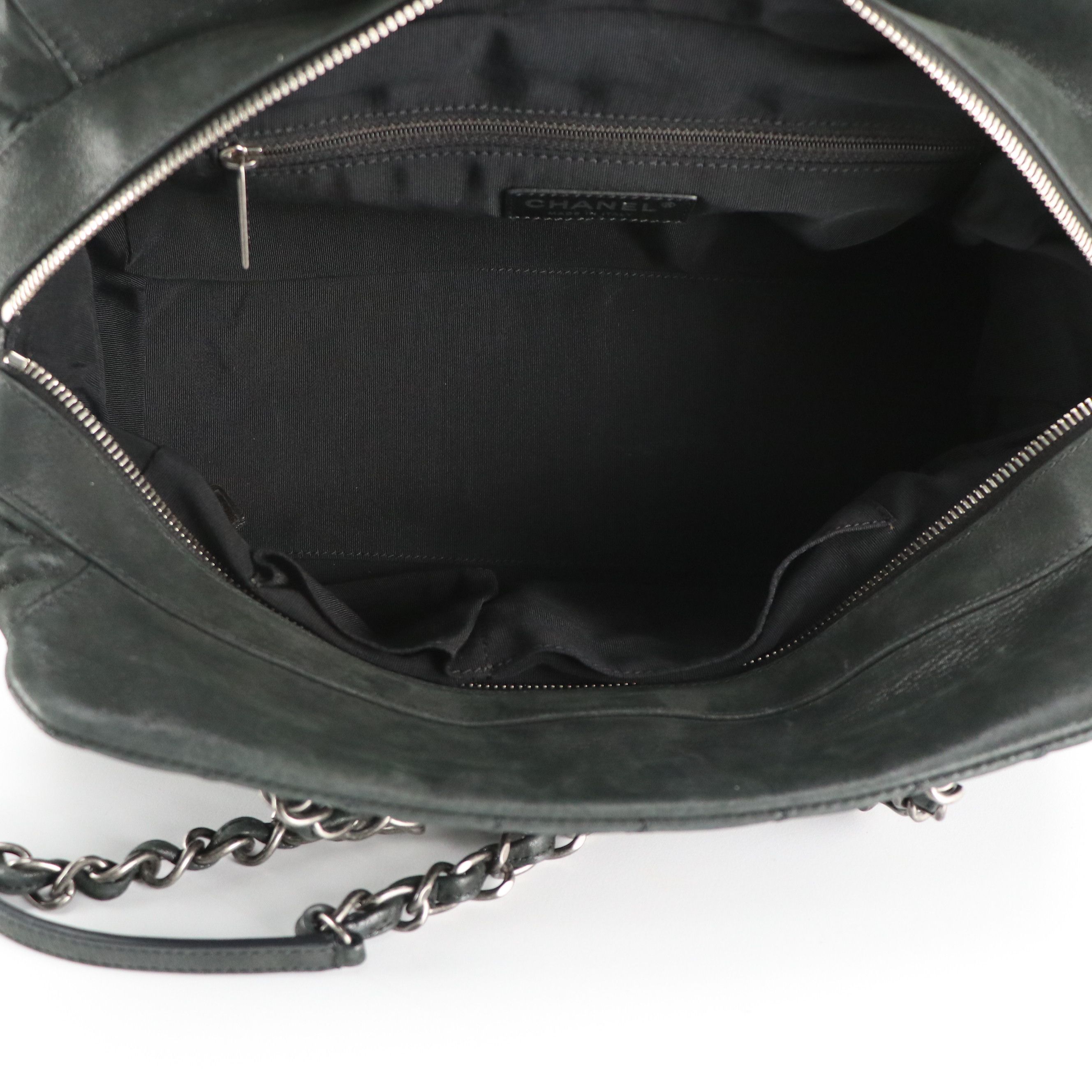 Chanel Chic Quilt Bowling Shoulder Bag in Quilted Black Iridescent Calfskin