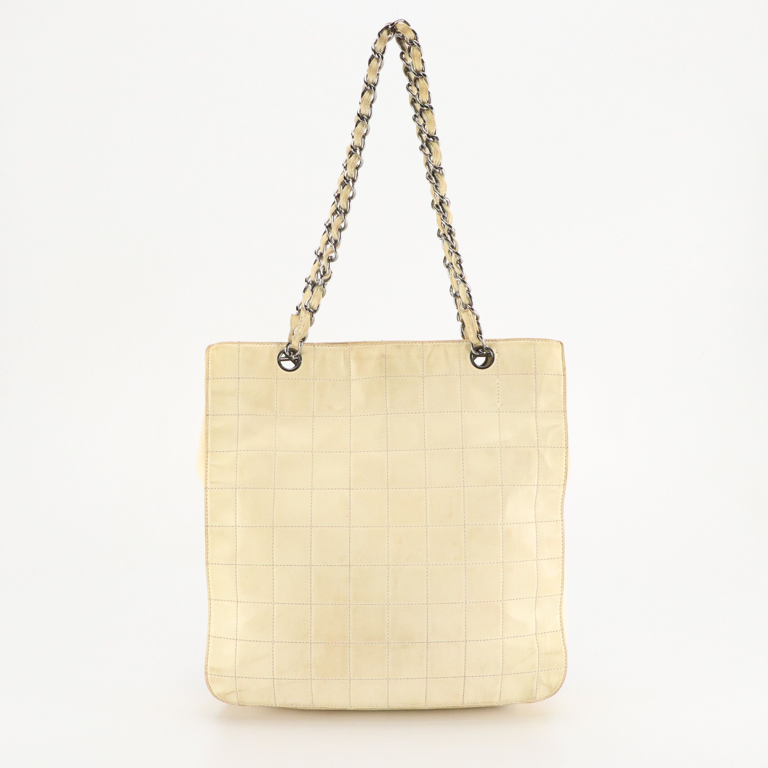 Chanel White Quilted Calfskin and Black Patent Leather Kiss Lock Tote