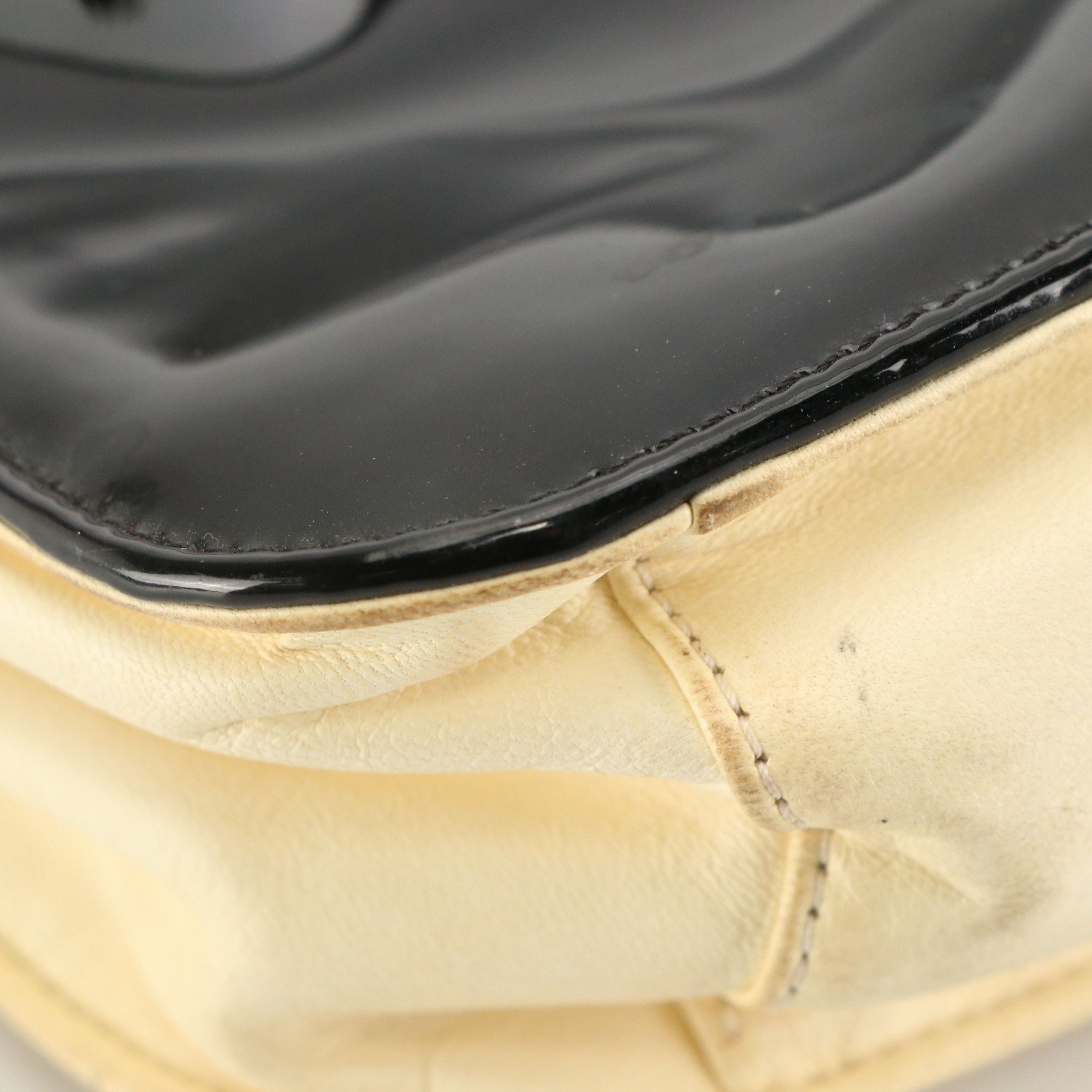 Chanel White Quilted Calfskin and Black Patent Leather Kiss Lock Tote