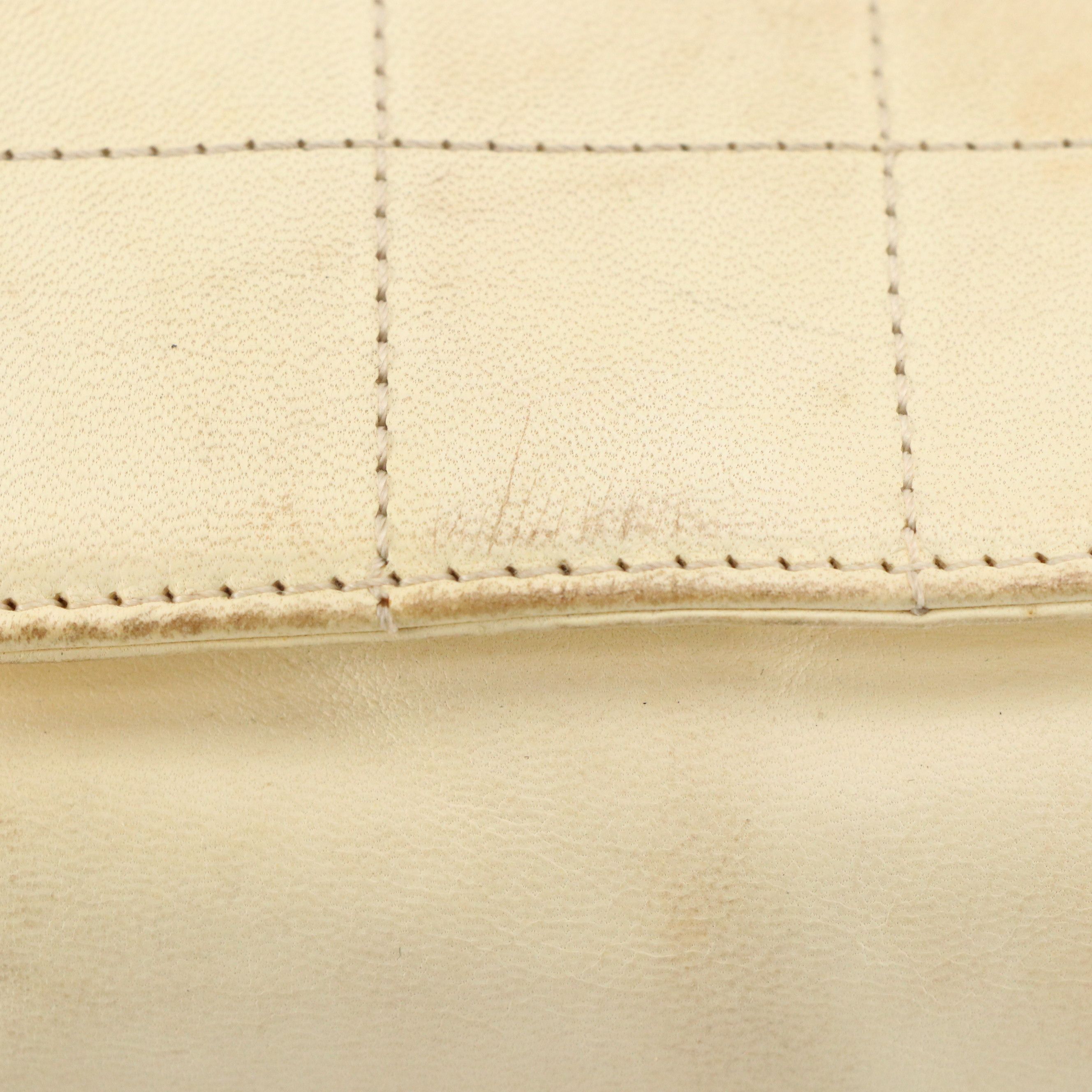 Chanel White Quilted Calfskin and Black Patent Leather Kiss Lock Tote