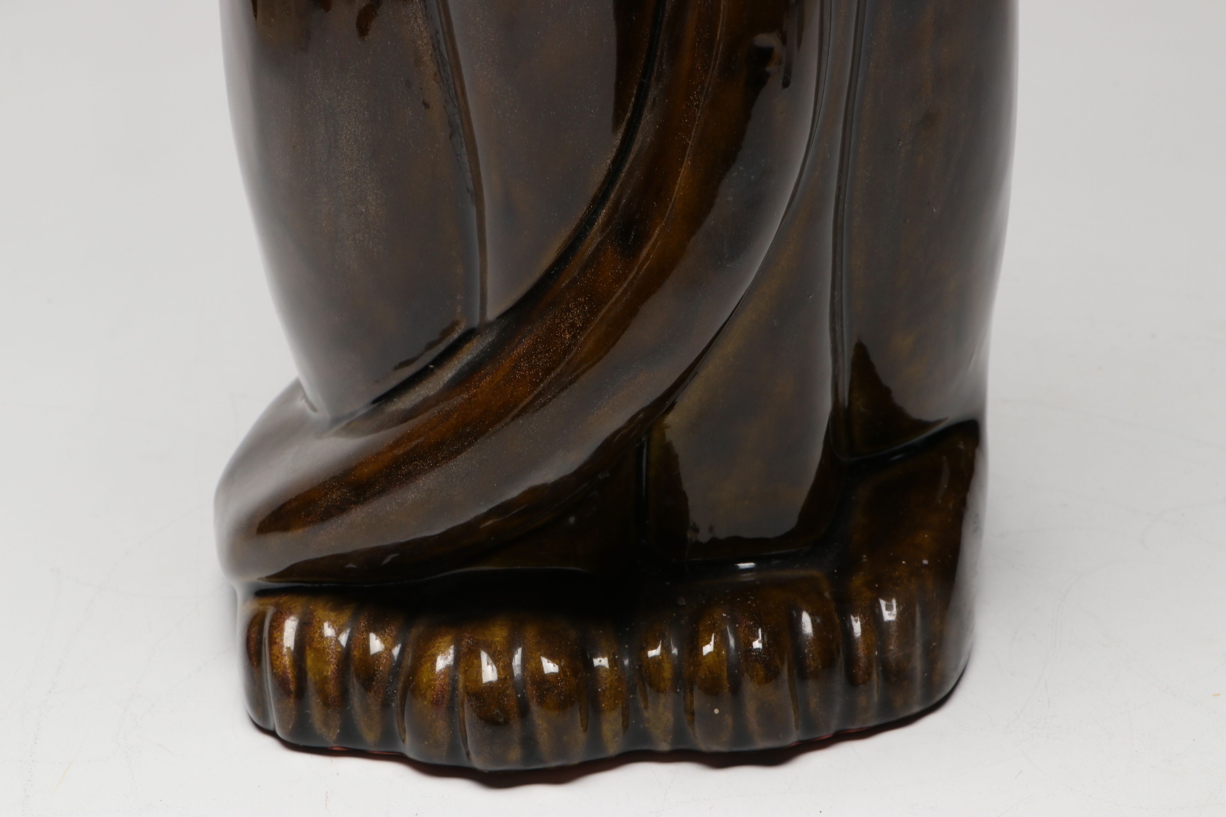 MCM Style Cat with Necklace