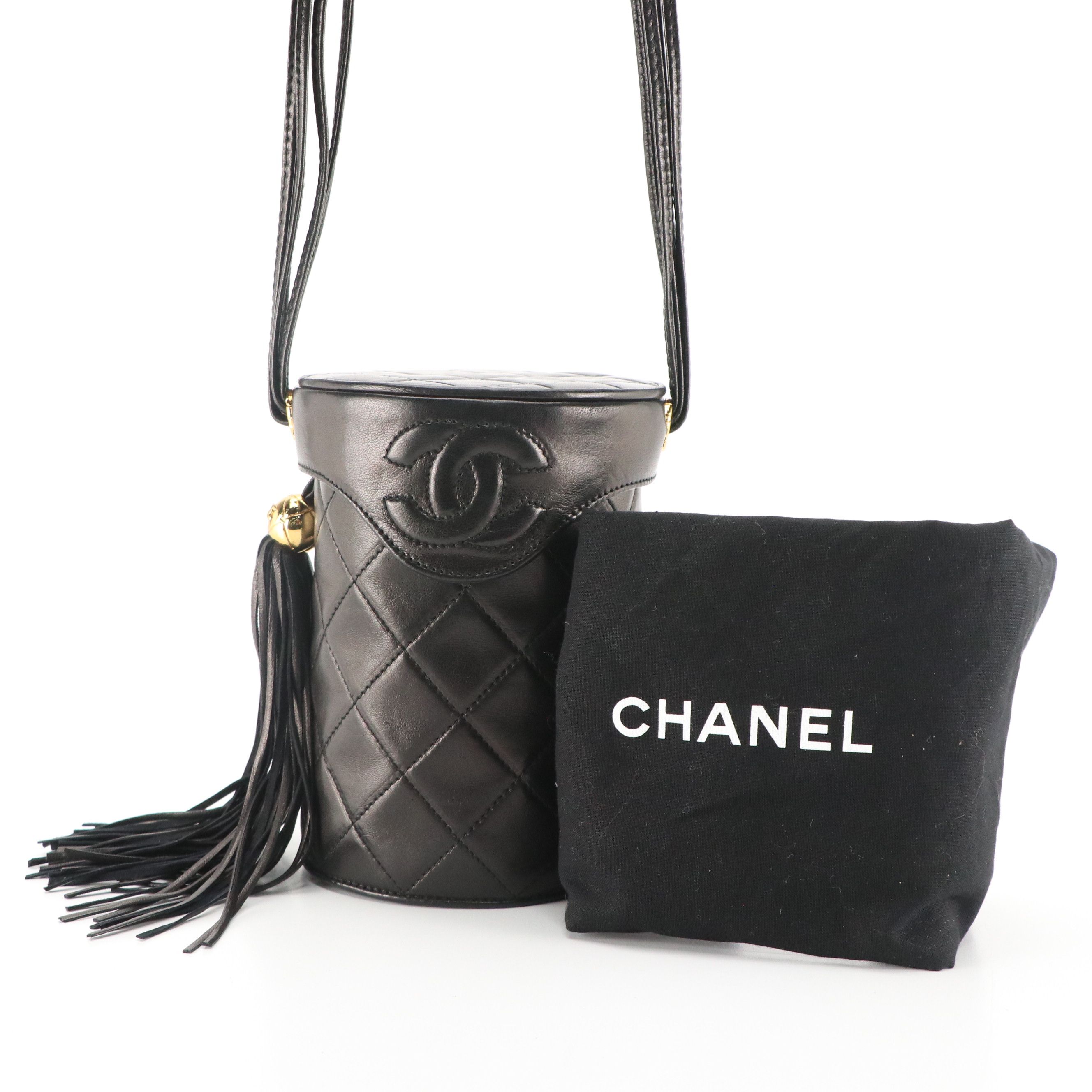 Chanel Vintage Vanity Crossbody Bucket Bag in Black Quilted Lambskin Leather