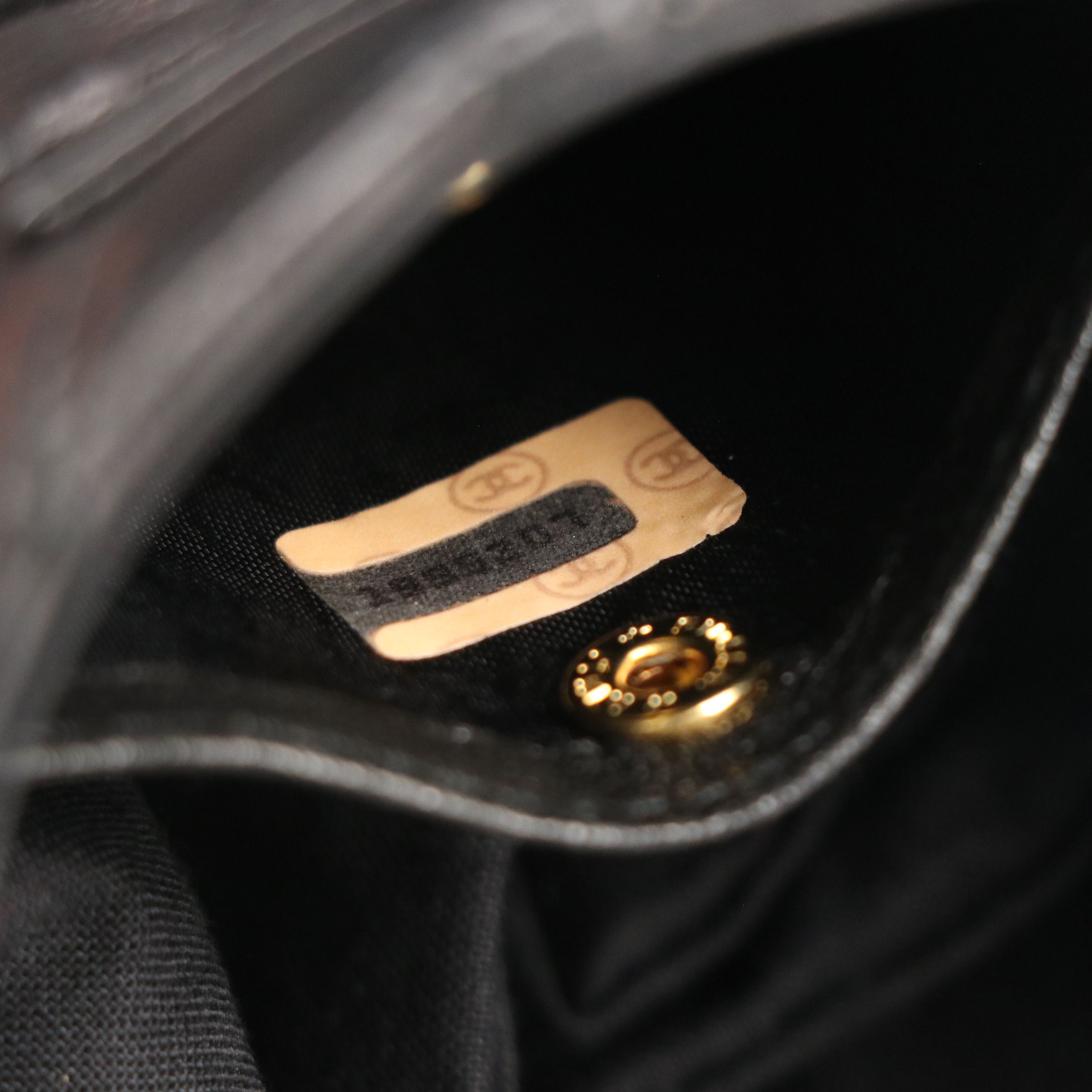 Chanel Vintage Vanity Crossbody Bucket Bag in Black Quilted Lambskin Leather