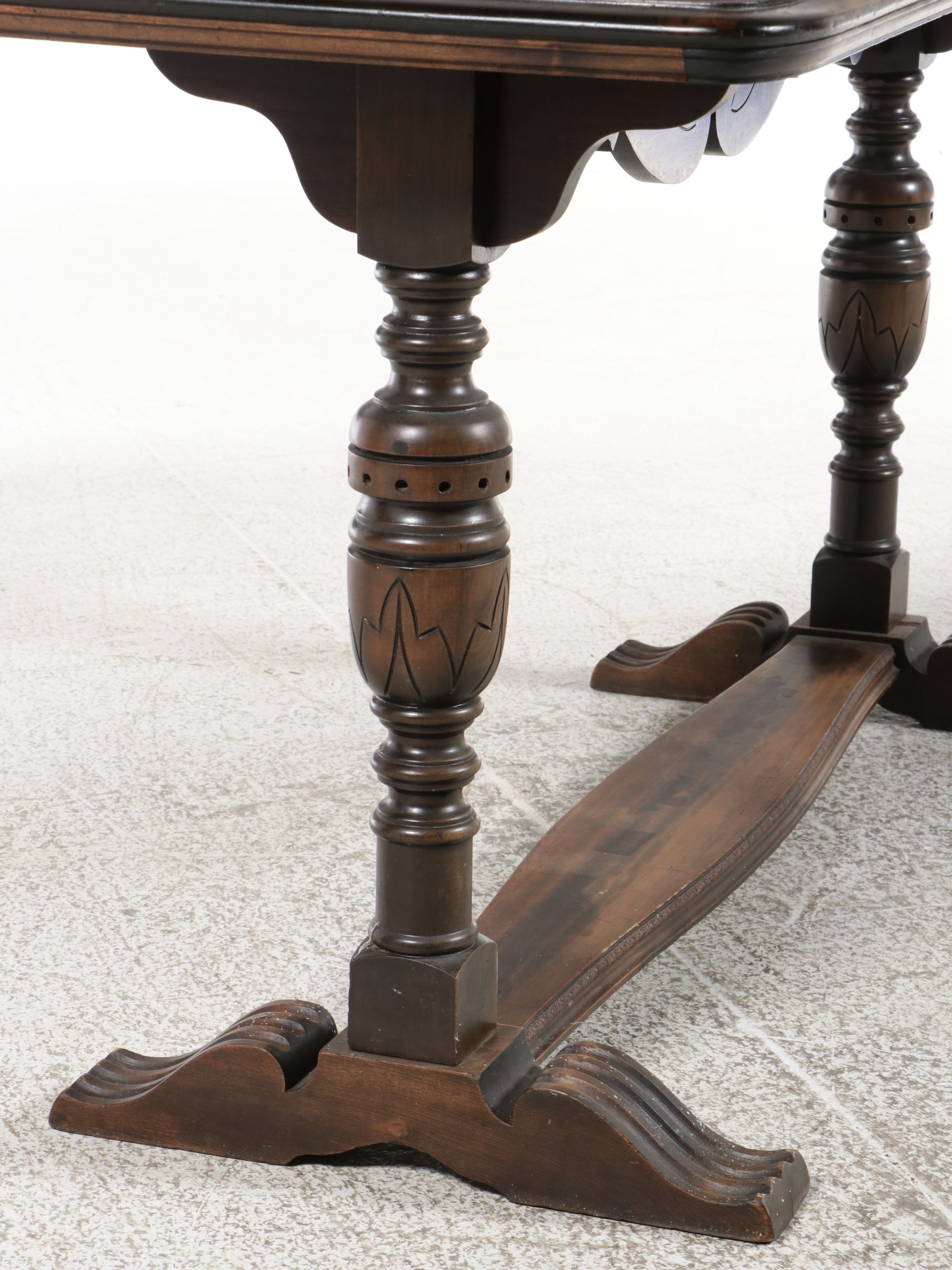 Renaissance Revival Style Oak Library Table, Early to Mid-20th Century