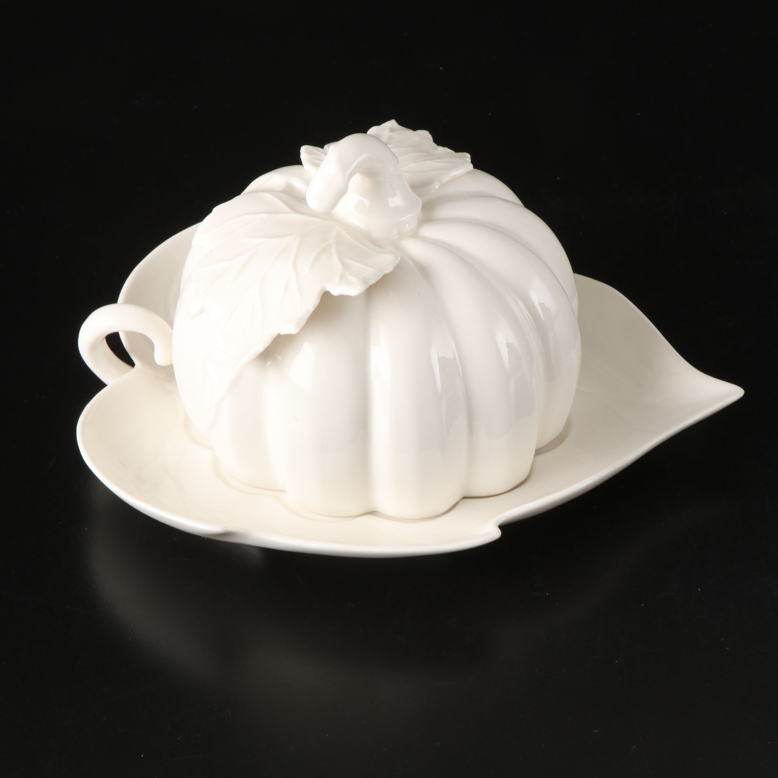 Peppertree Tabletops Porcelain Cake Stand and Teapot with Pumpkin Covered Dish