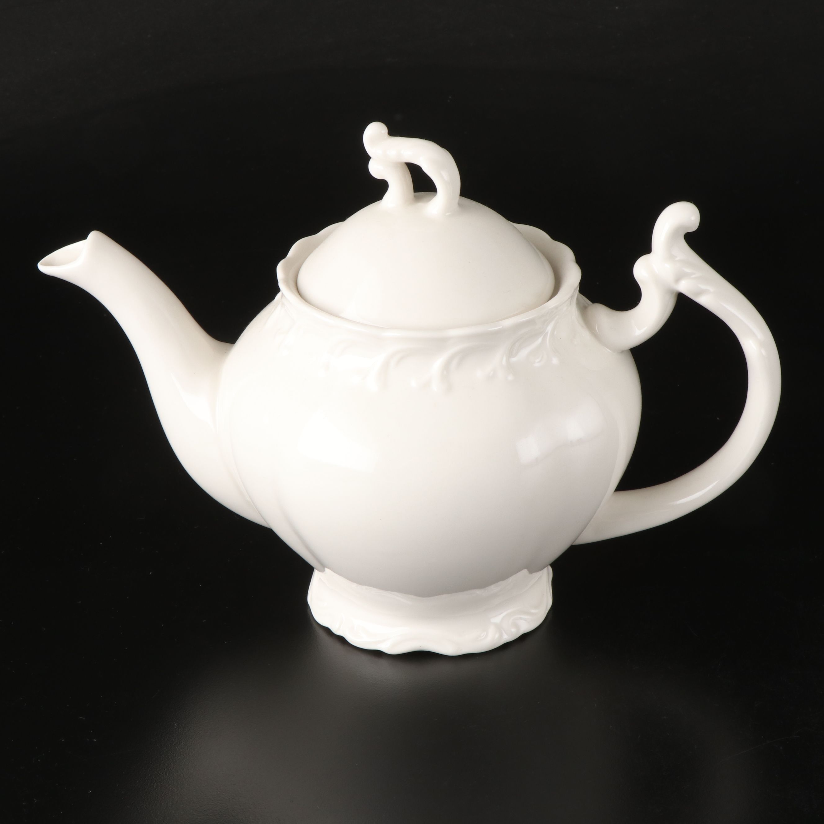 Peppertree Tabletops Porcelain Cake Stand and Teapot with Pumpkin Covered Dish