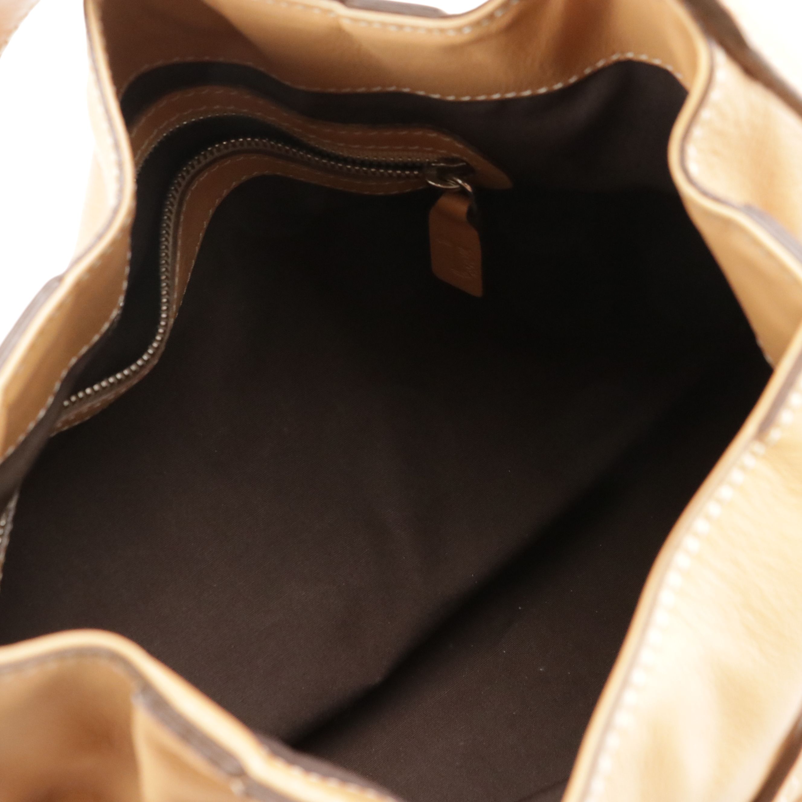 Tod's Hobo Shoulder Bag in Tan Leather