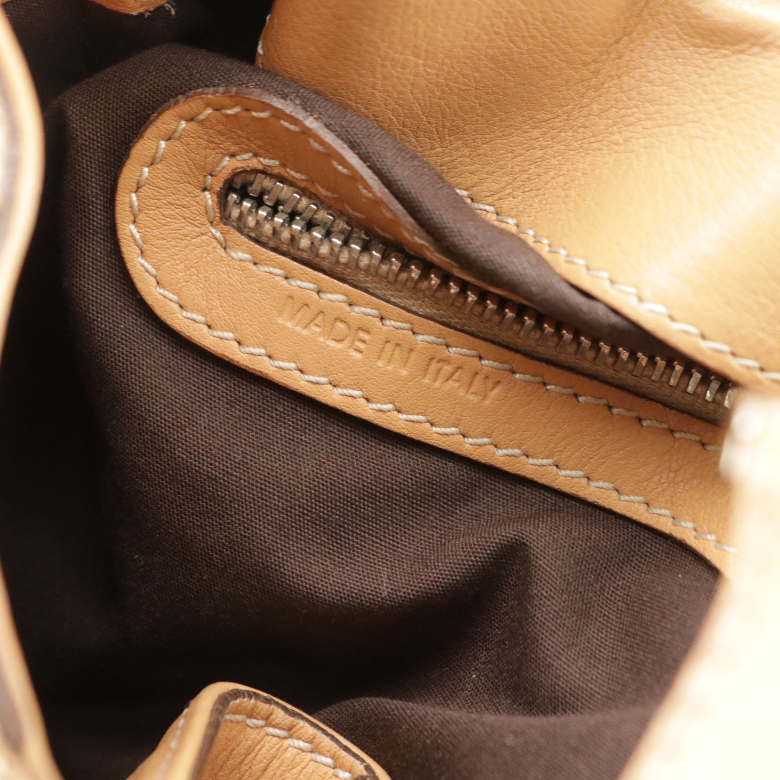 Tod's Hobo Shoulder Bag in Tan Leather