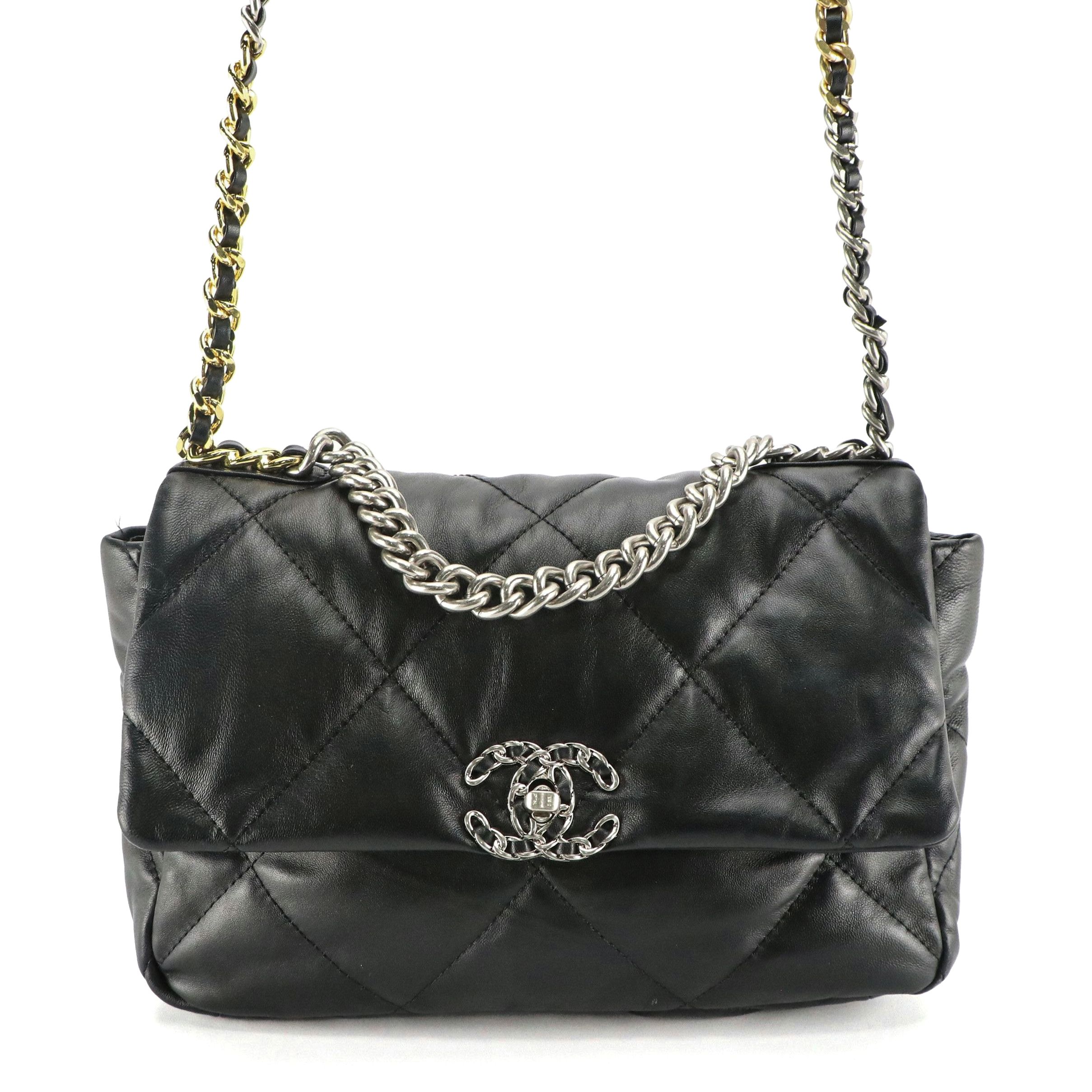 Chanel Large 19 Flap Shoulder Bag in Black Quilted Lambskin Leather