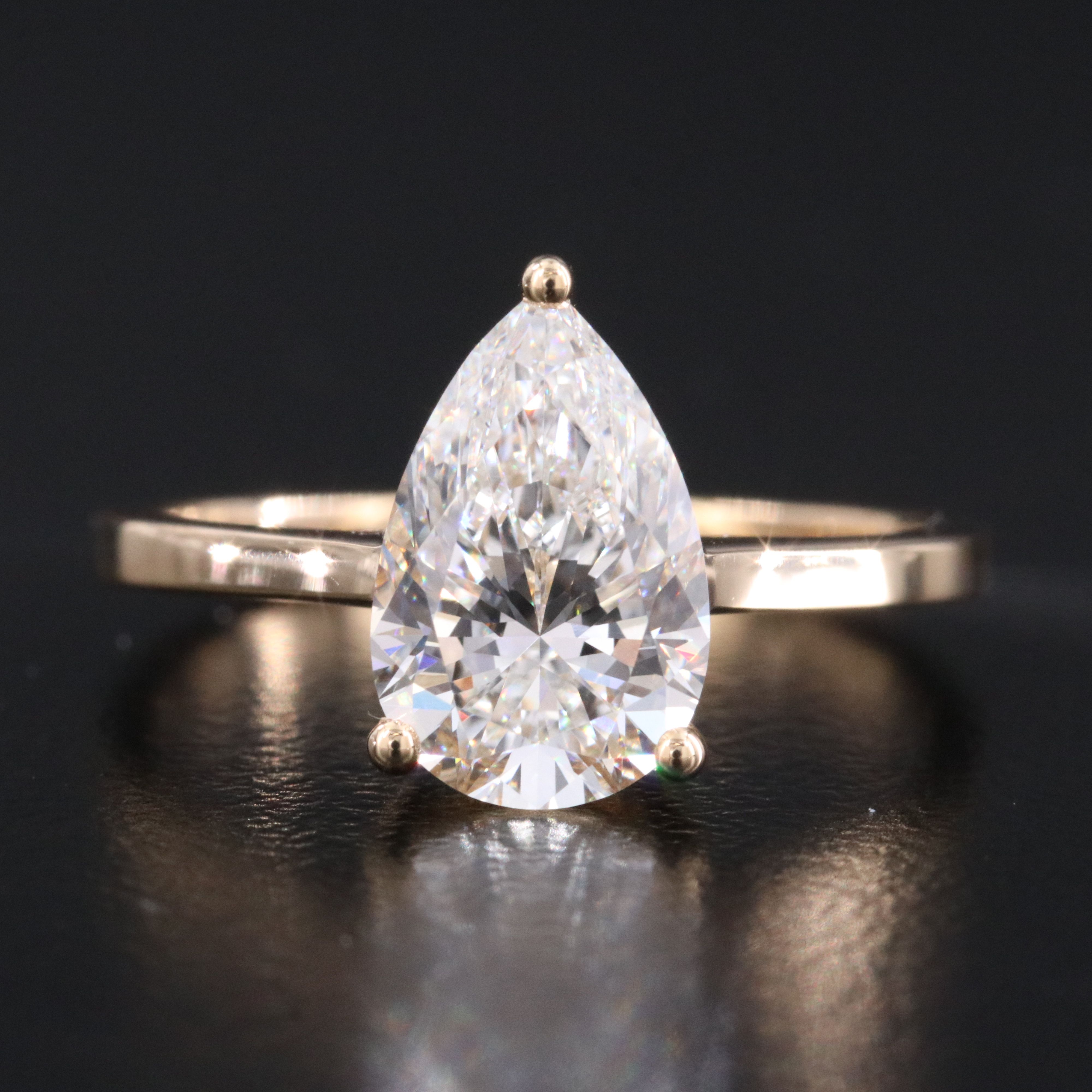 18K 1.96 CT Lab Grown Diamond Solitaire Ring with IGI Report