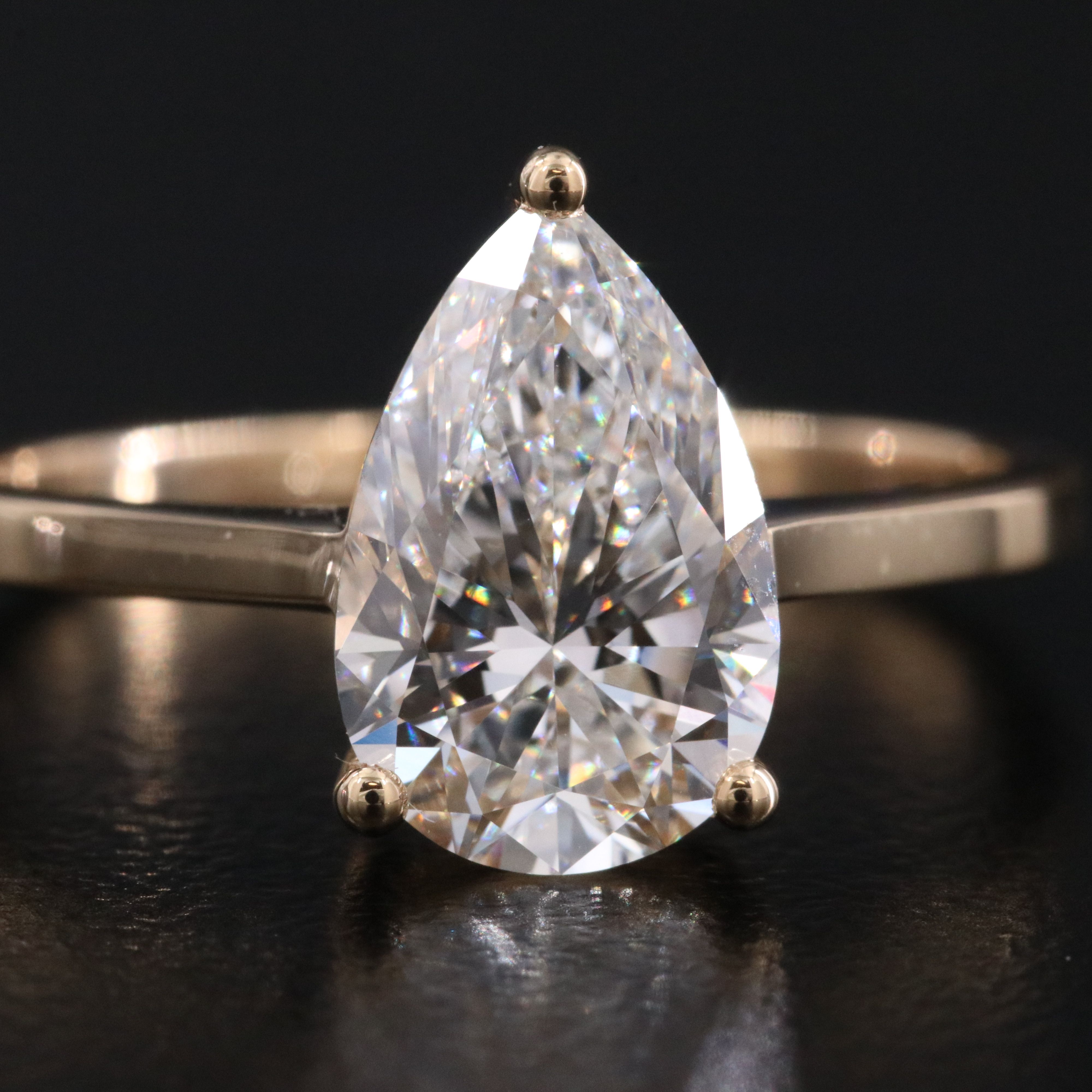 18K 1.96 CT Lab Grown Diamond Solitaire Ring with IGI Report