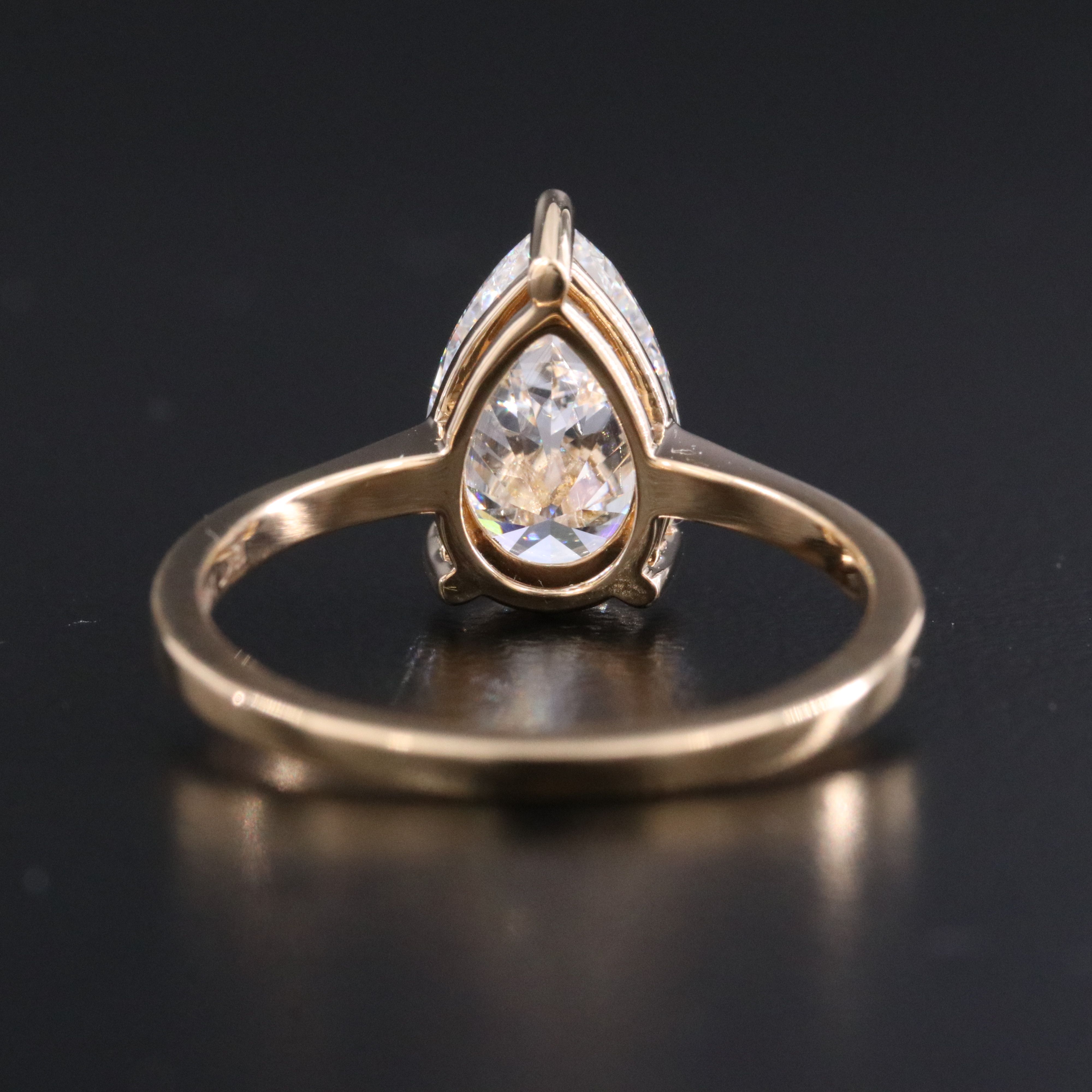 18K 1.96 CT Lab Grown Diamond Solitaire Ring with IGI Report