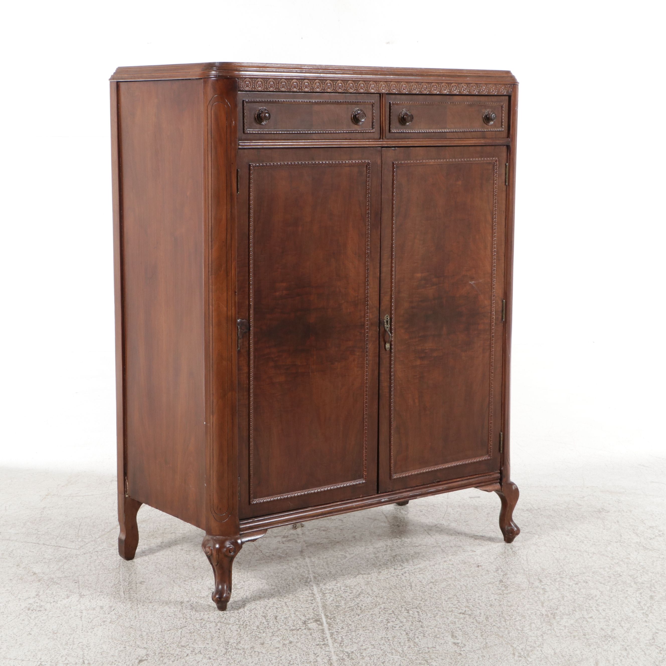 Quality Furniture Co. Hepplewhite Revival Style Mahogany Chifferobe
