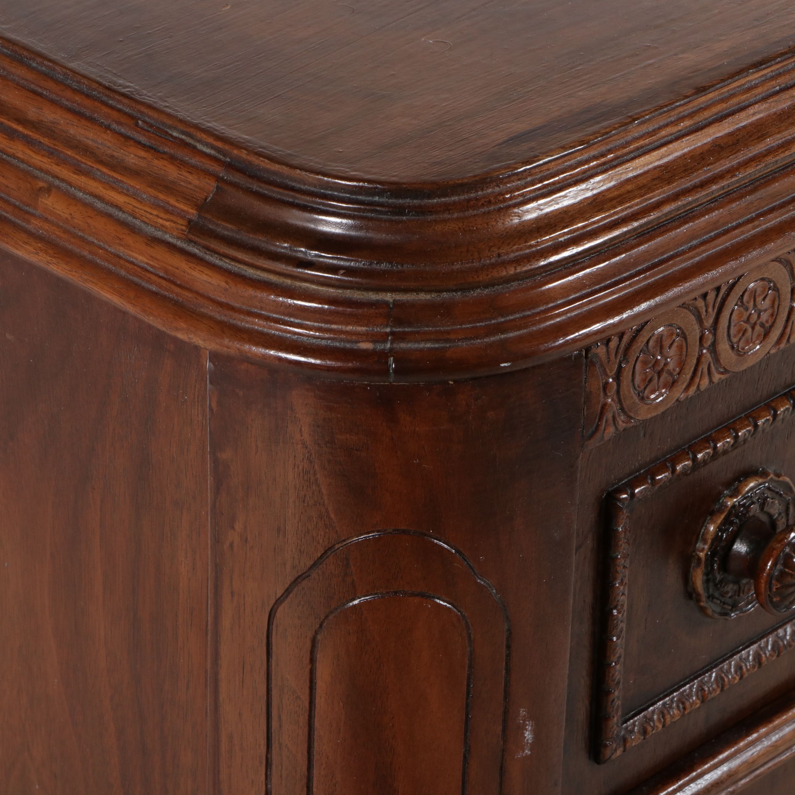 Quality Furniture Co. Hepplewhite Revival Style Mahogany Chifferobe