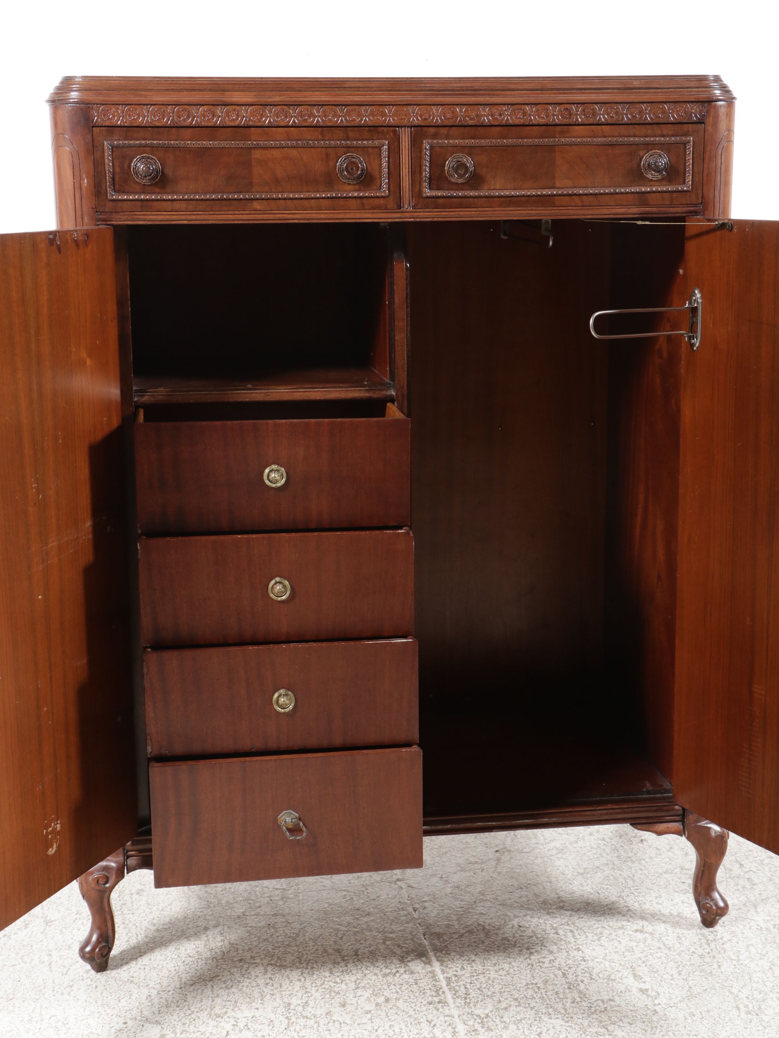 Quality Furniture Co. Hepplewhite Revival Style Mahogany Chifferobe