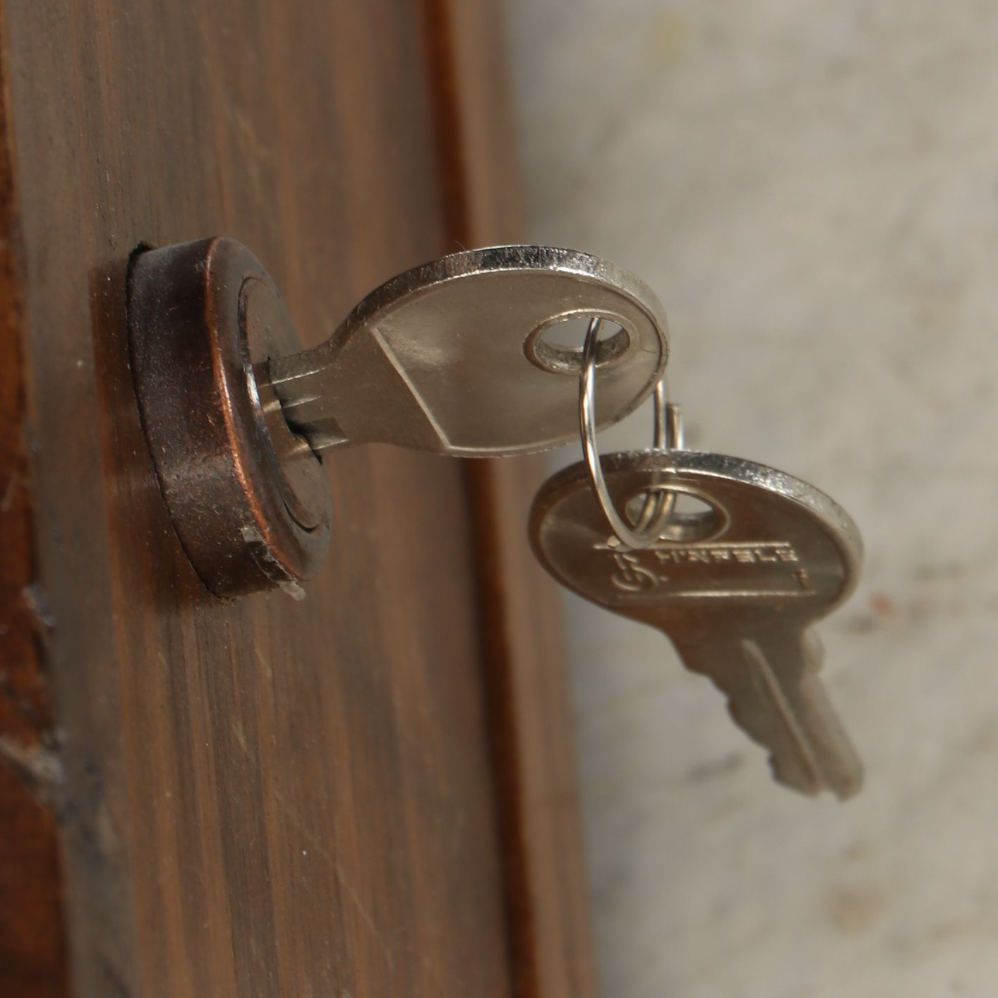 Four-Slot Wall Mount Gun Rack with Lockable Drawer