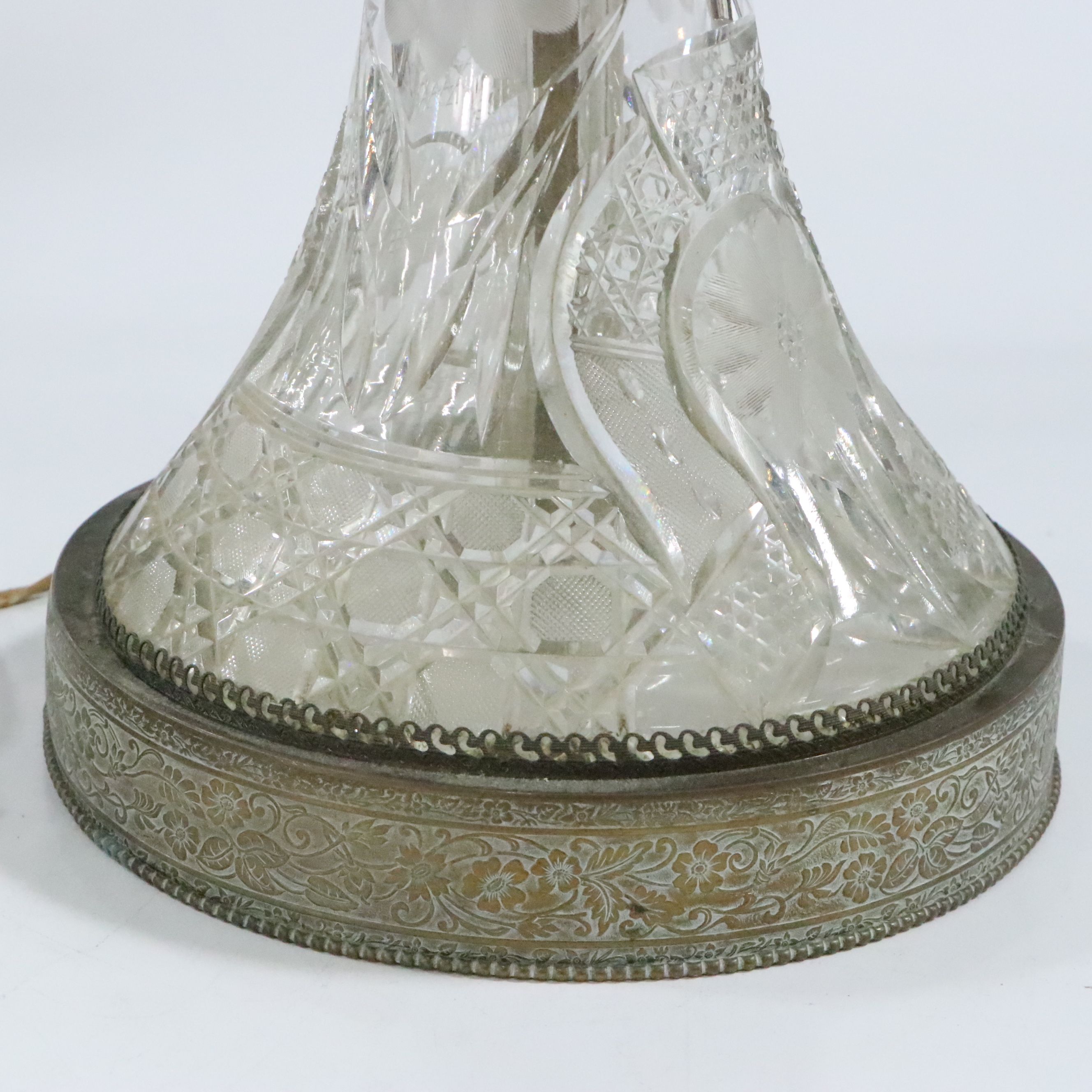 Victorian Style Brilliant Cut Tassel Shade Table Lamp