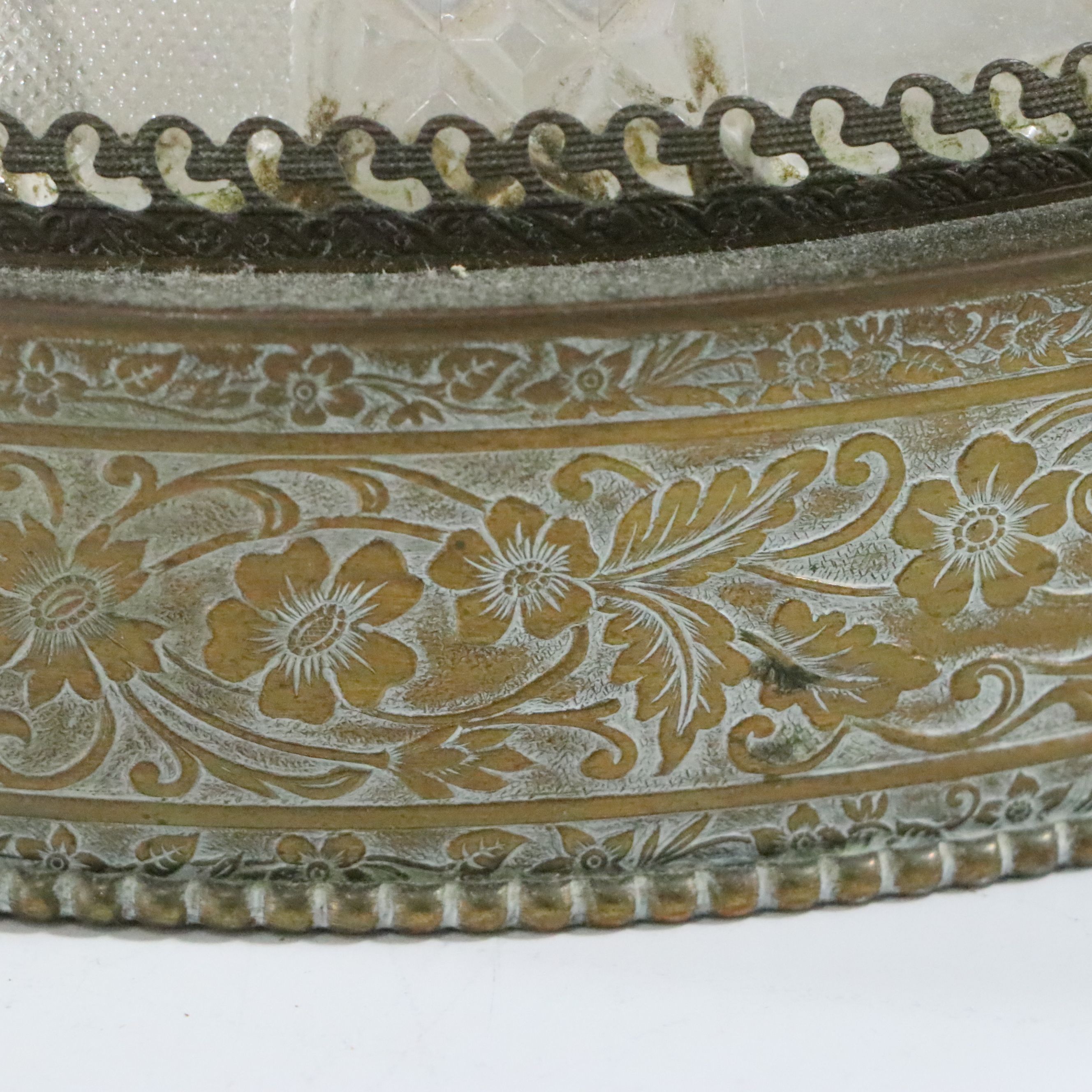 Victorian Style Brilliant Cut Tassel Shade Table Lamp