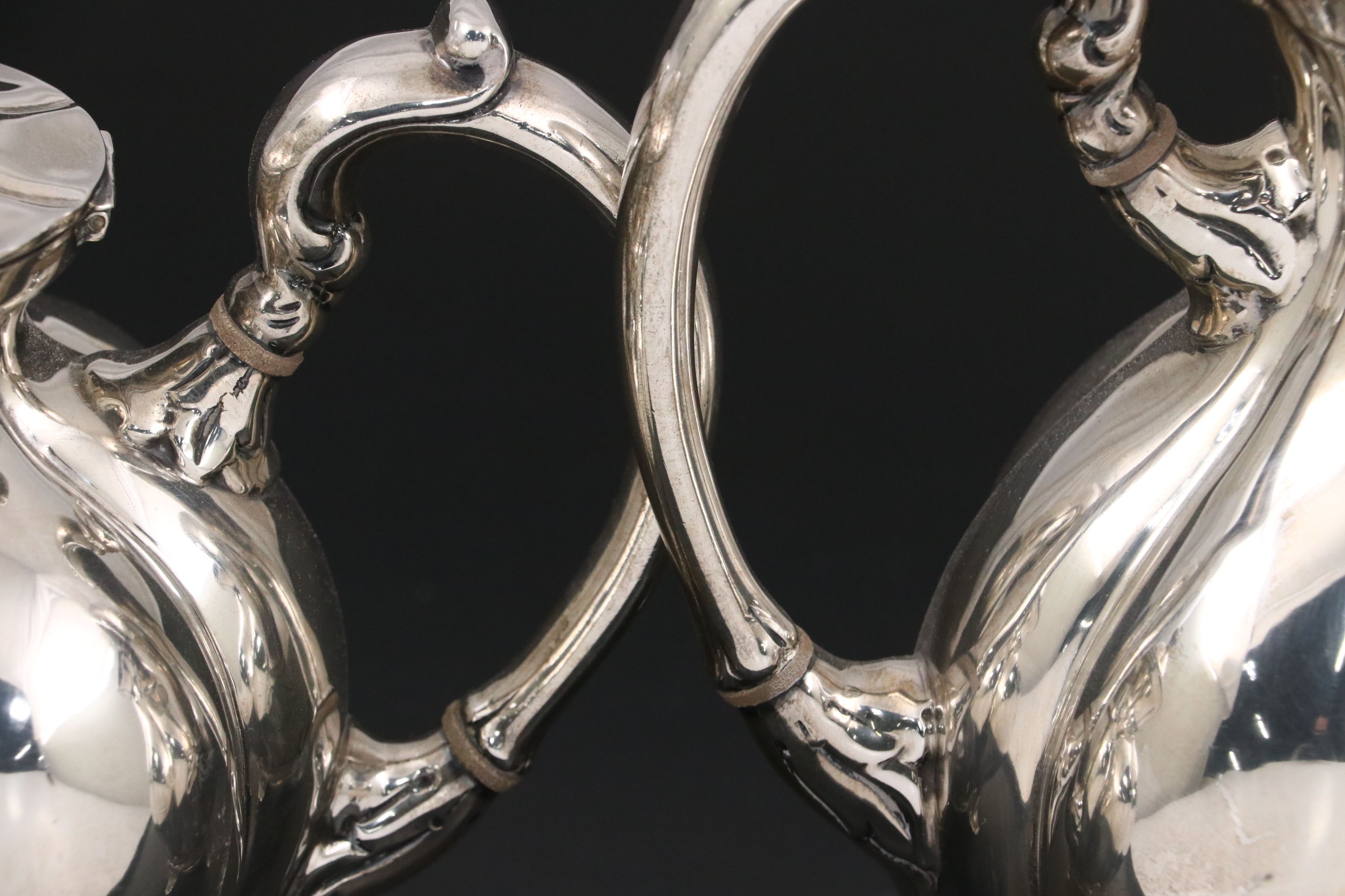 Salvador de la Serna Mexican Sterling Silver Tea and Coffee Service, Mid-20th C.