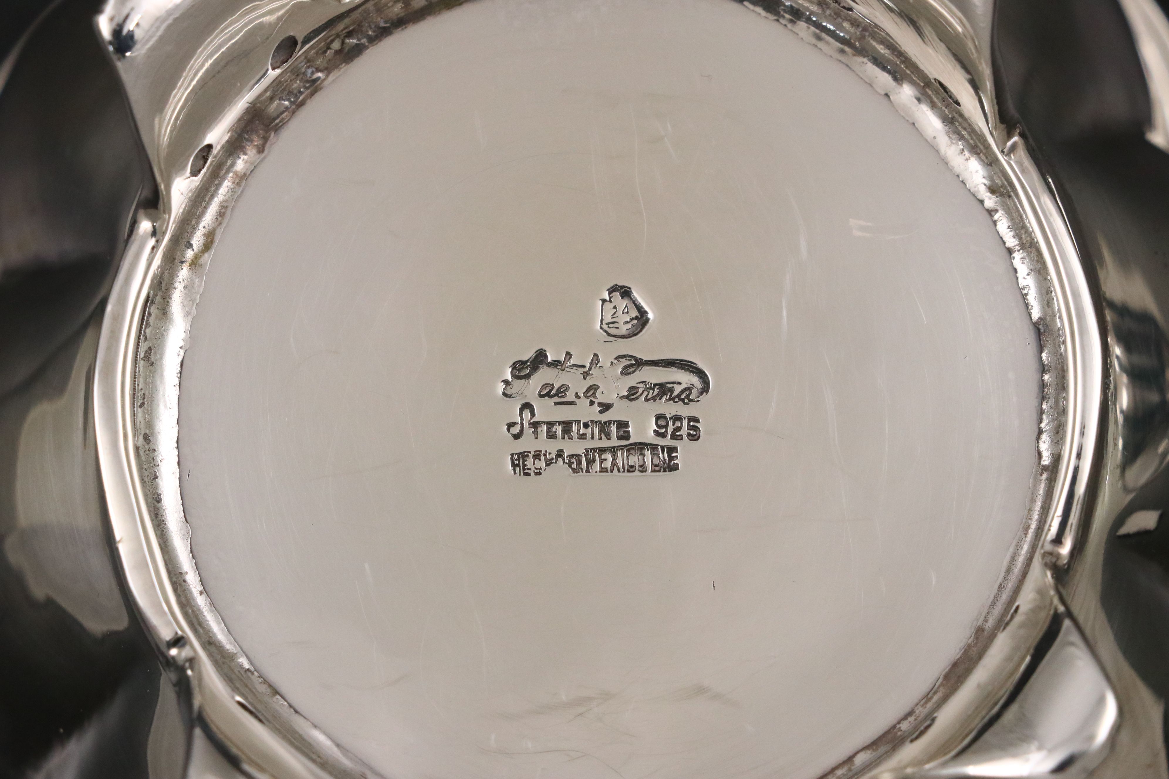 Salvador de la Serna Mexican Sterling Silver Tea and Coffee Service, Mid-20th C.