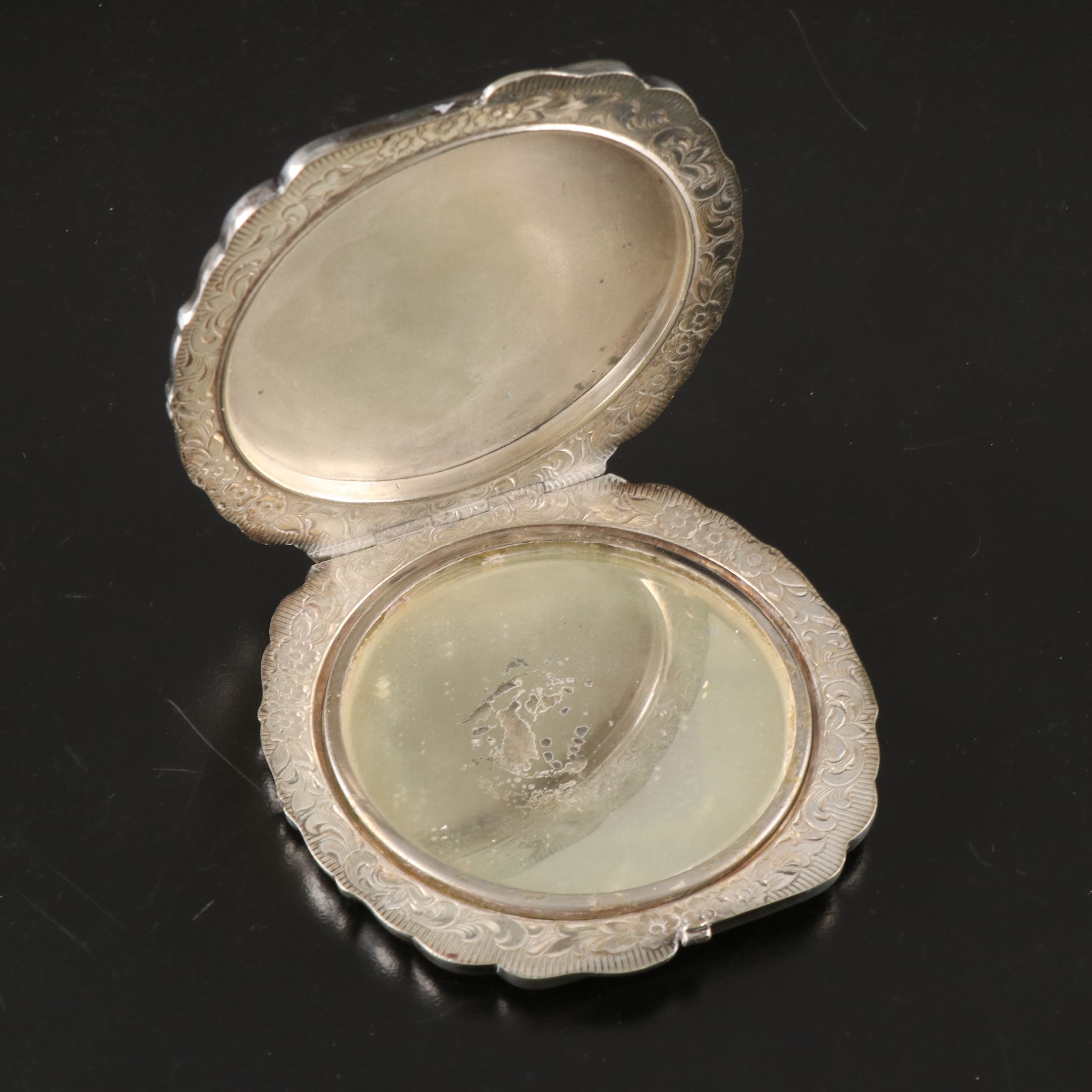 800 Silver Etched Comb with Sleeve and Kraft Alpacca Compact