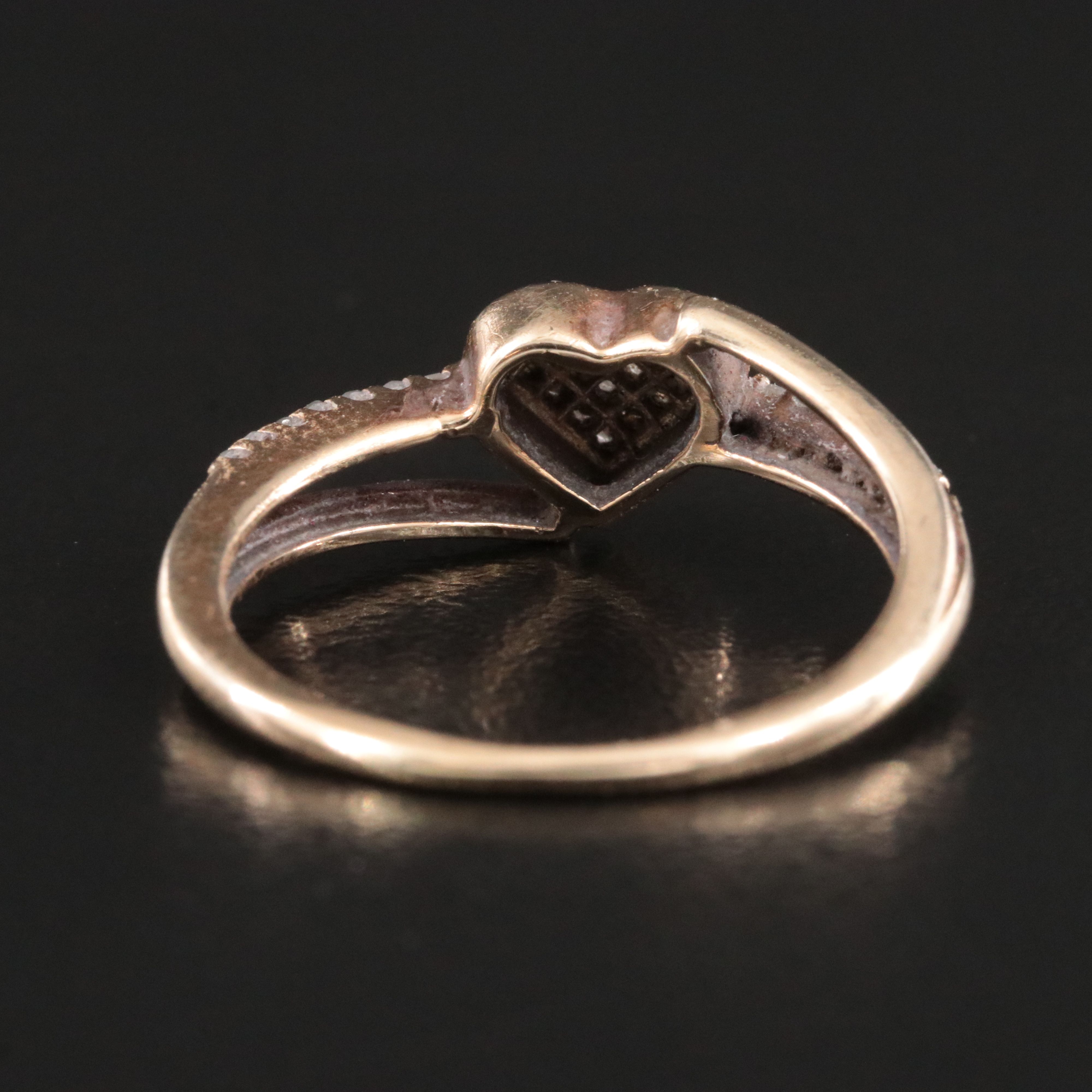 10K 0.18 CTW Diamond Heart Ring