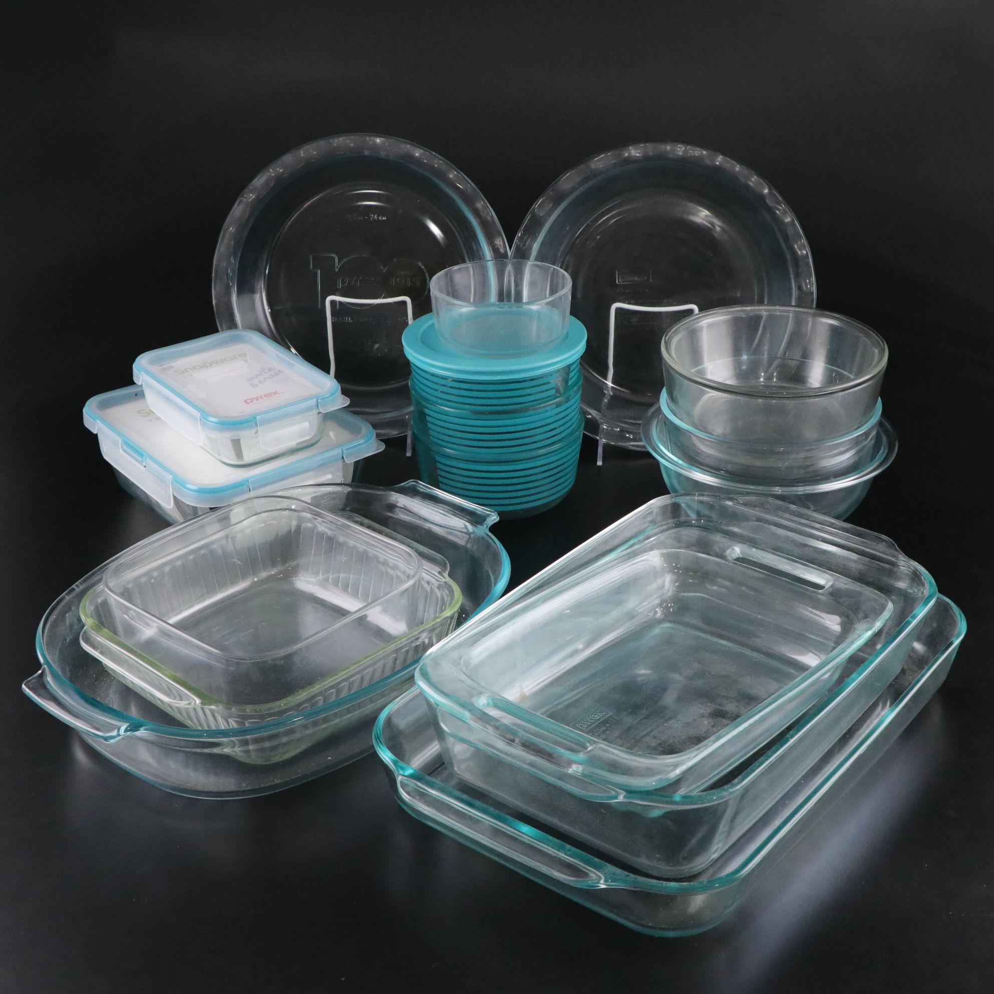 Pyrex Pie Plates, Tupperware and Baking Dishes