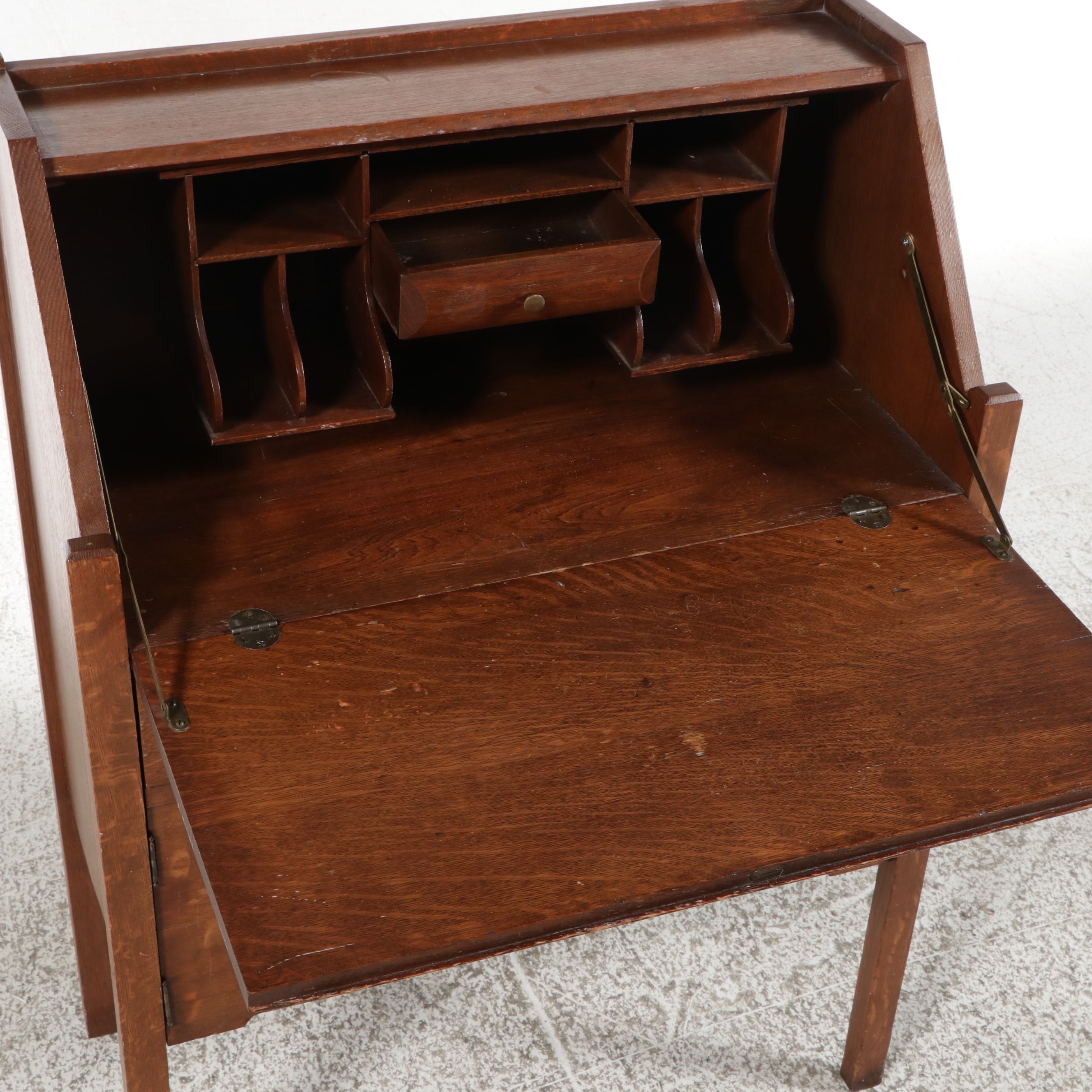 American Arts & Crafts Quartersawn Oak Slant-Front Desk, Early 20th Century