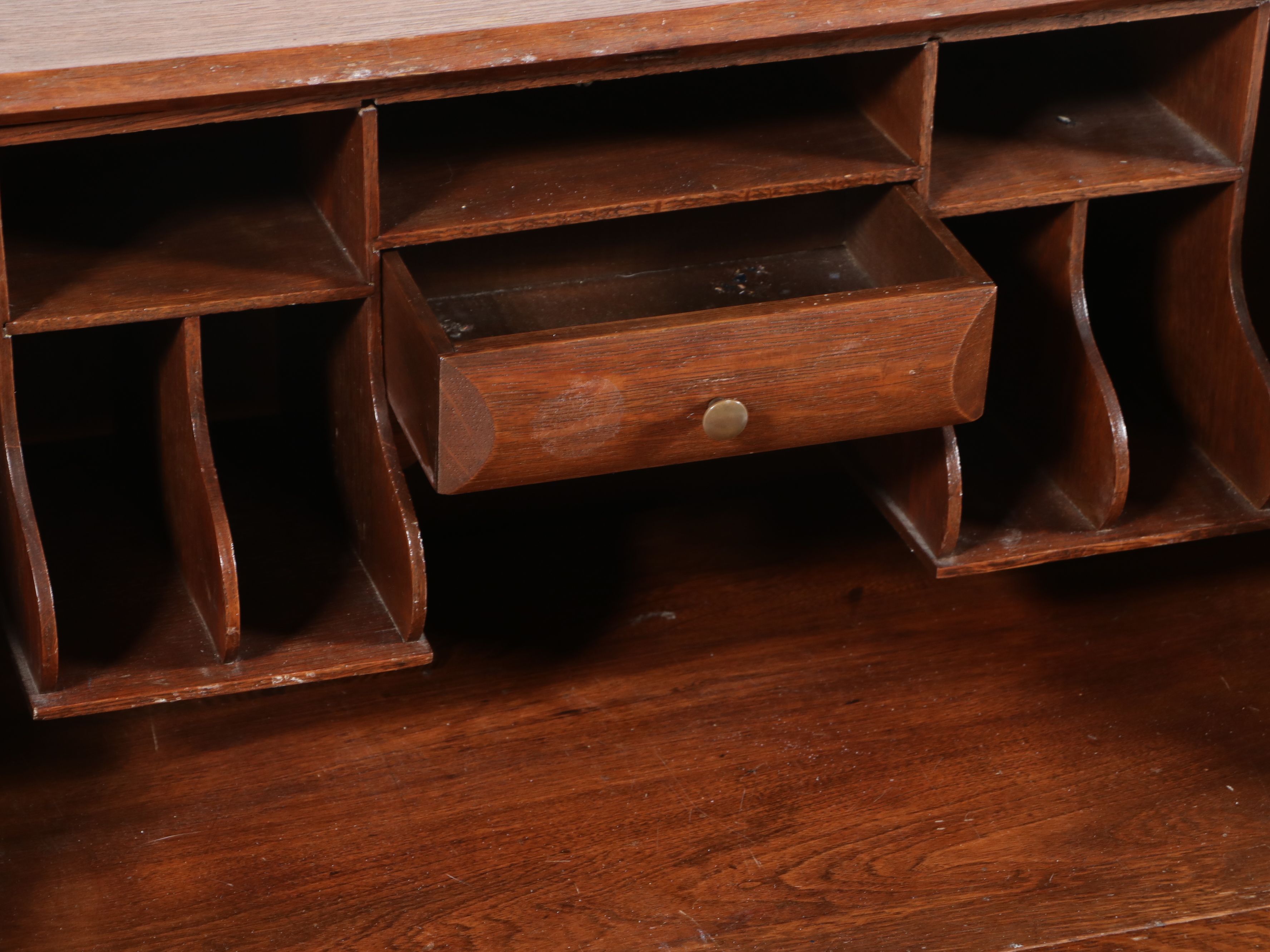 American Arts & Crafts Quartersawn Oak Slant-Front Desk, Early 20th Century