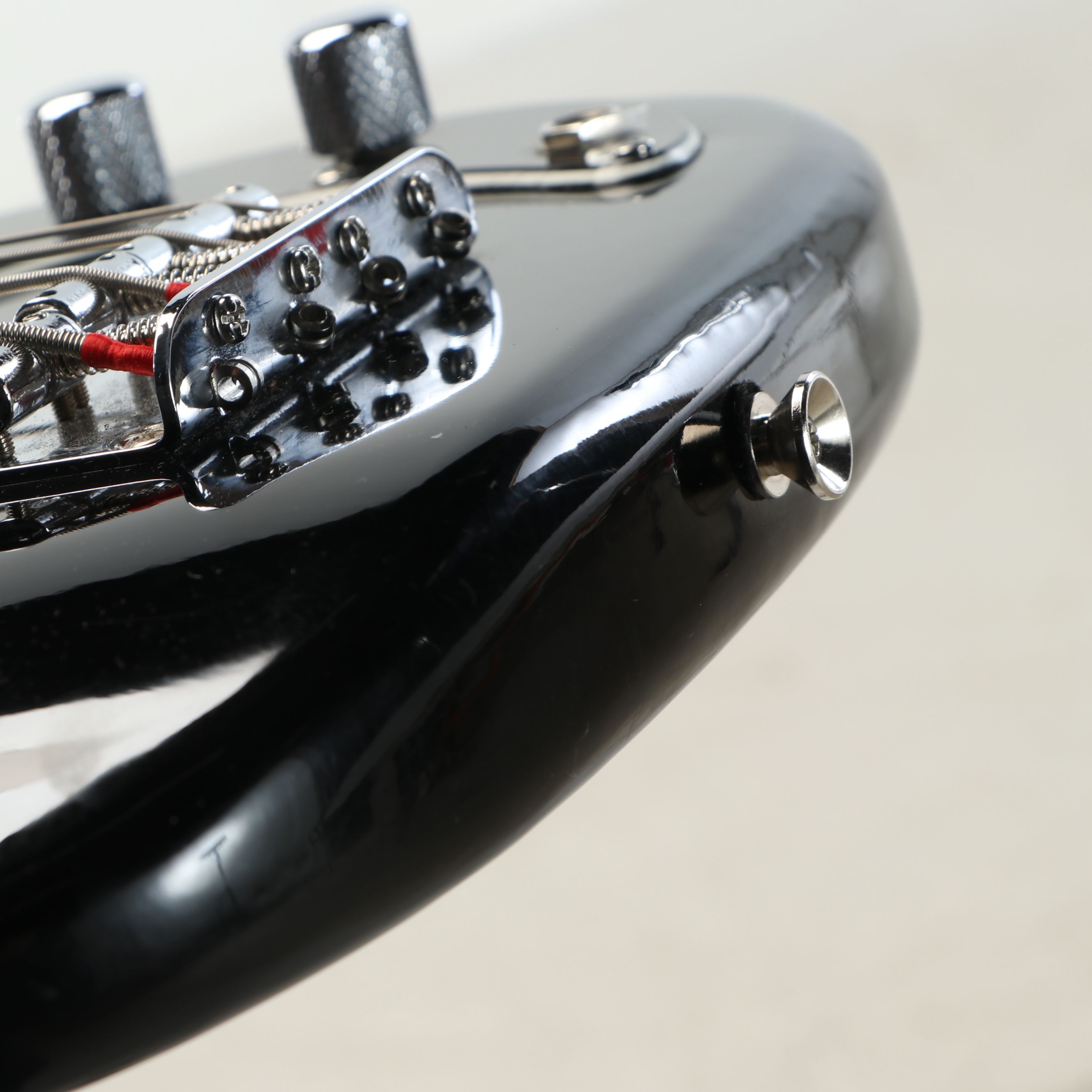 Westfield B1000 Electric Bass Guitar