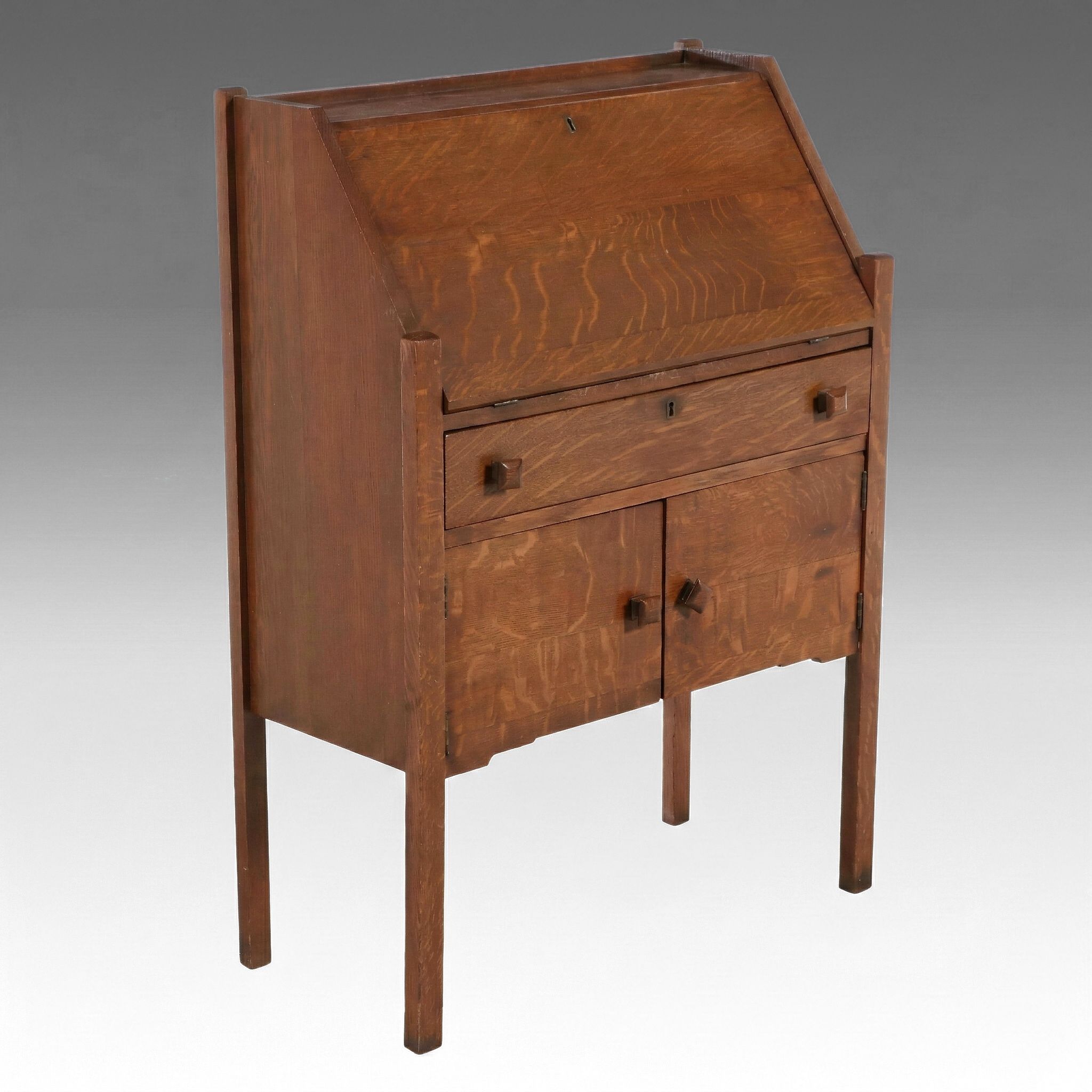 American Arts & Crafts Quartersawn Oak Slant-Front Desk, Early 20th Century