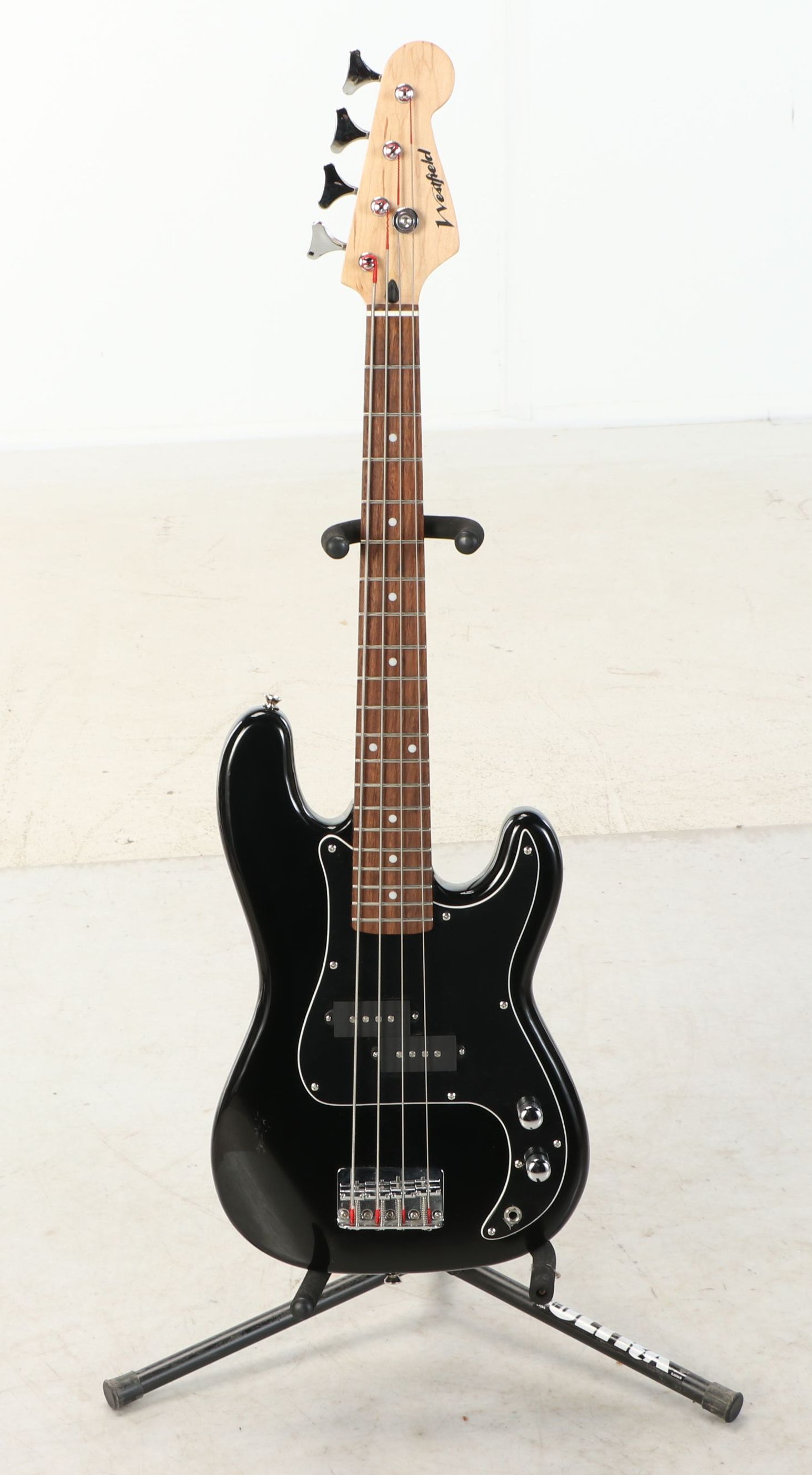 Westfield B1000 Electric Bass Guitar