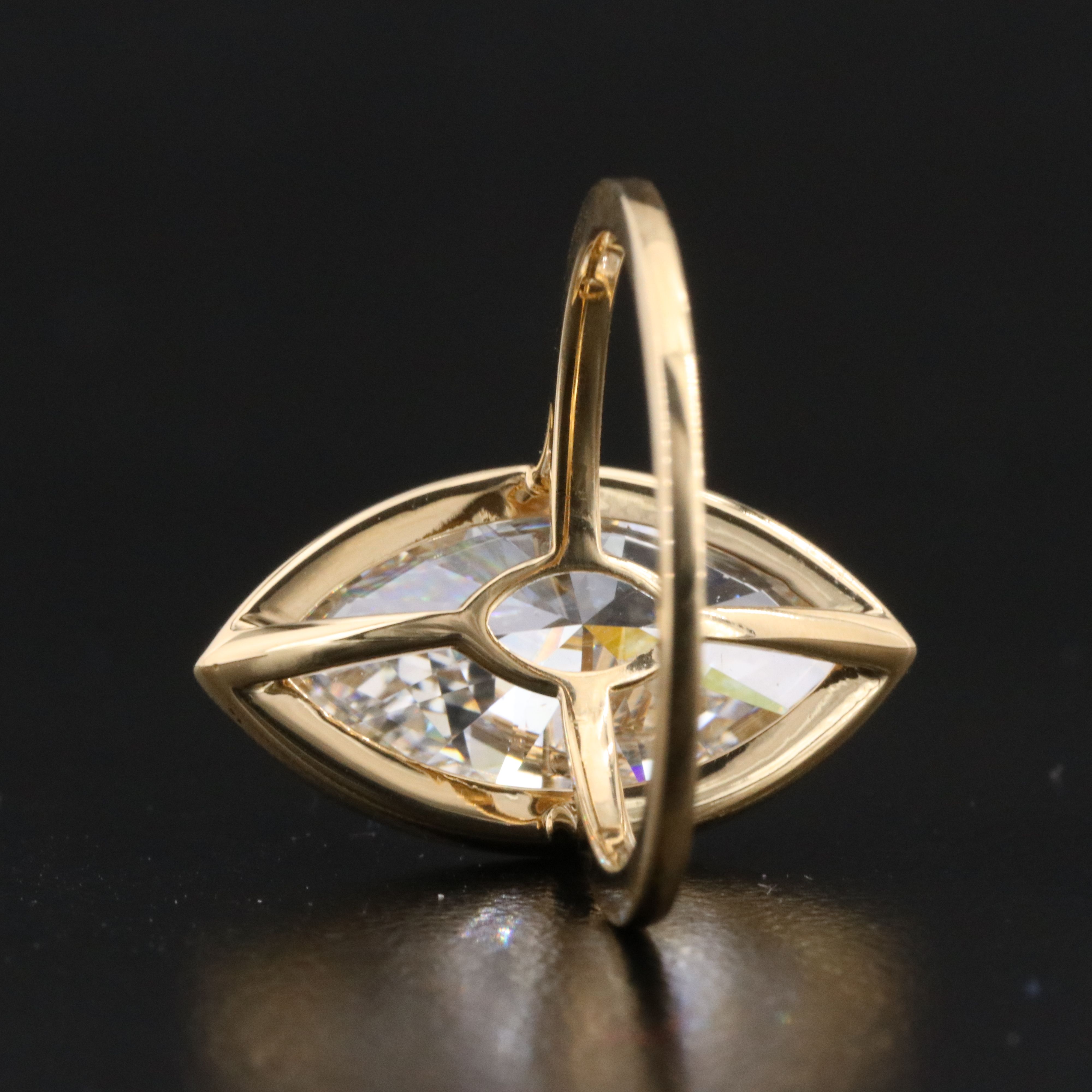 18K 7.00 CT Lab Grown Diamond Solitaire Ring with IGI Report