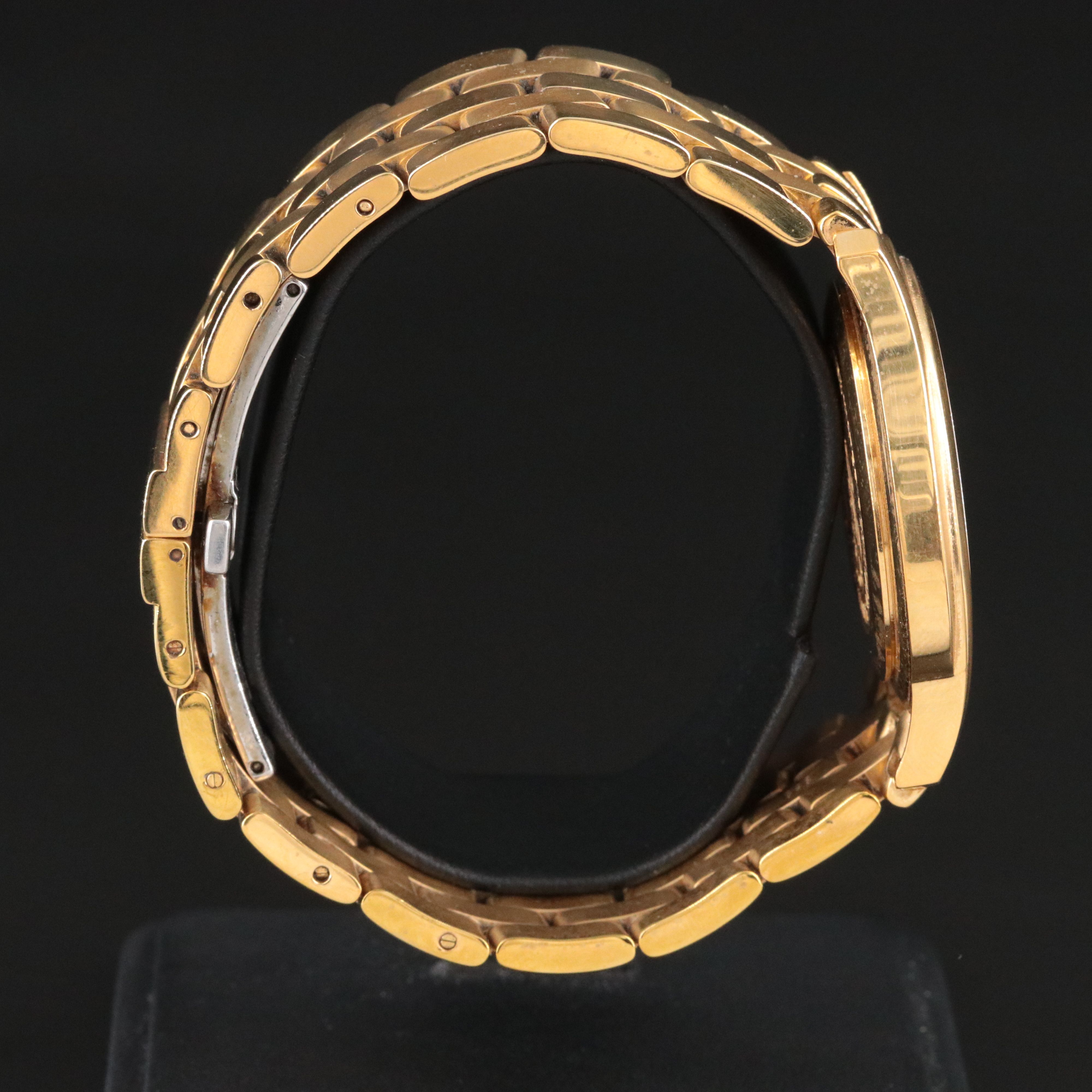 Vintage Gucci 5400M White Dial and Gold Tone Quartz Watch