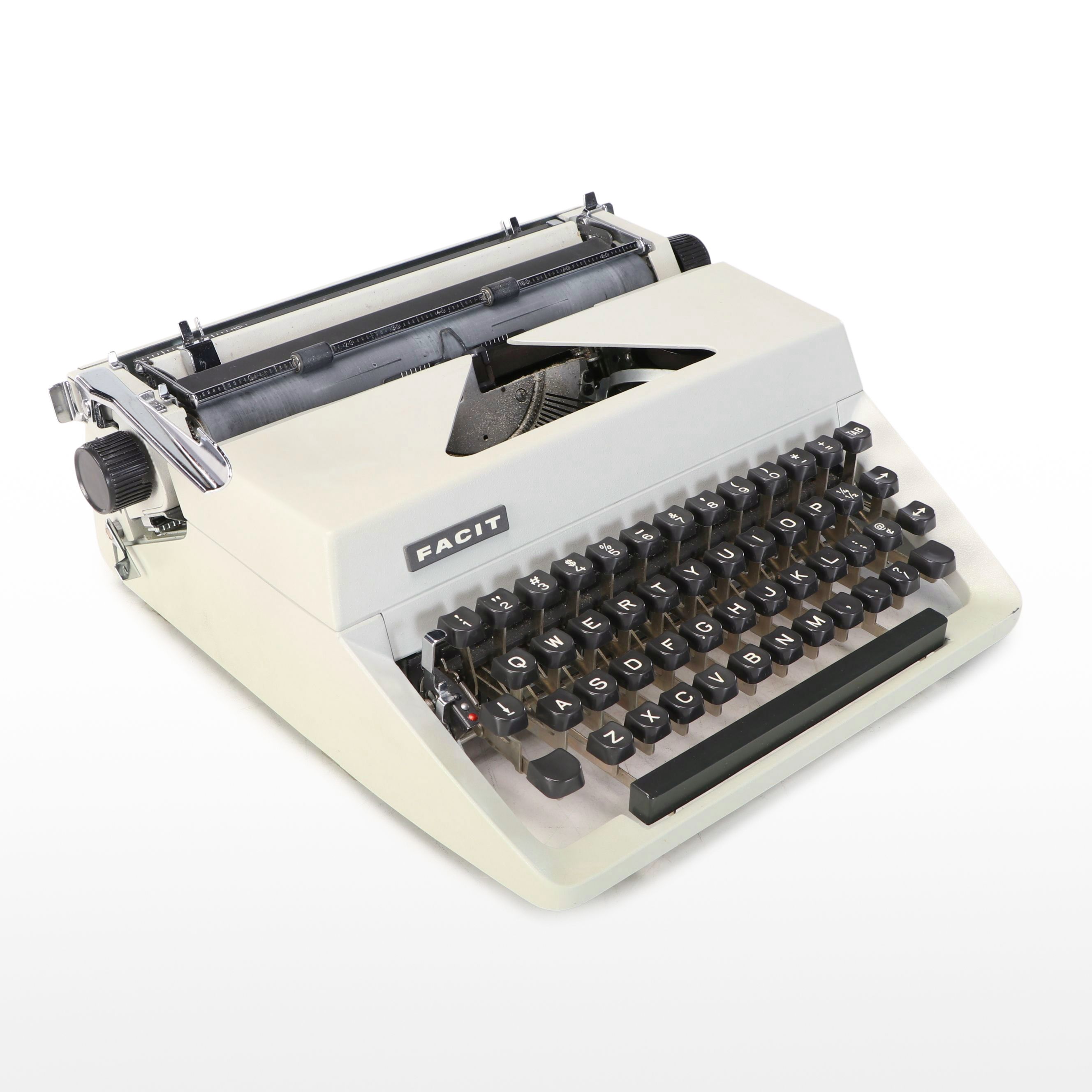 Facit TP2 Portable Typewriter in Case