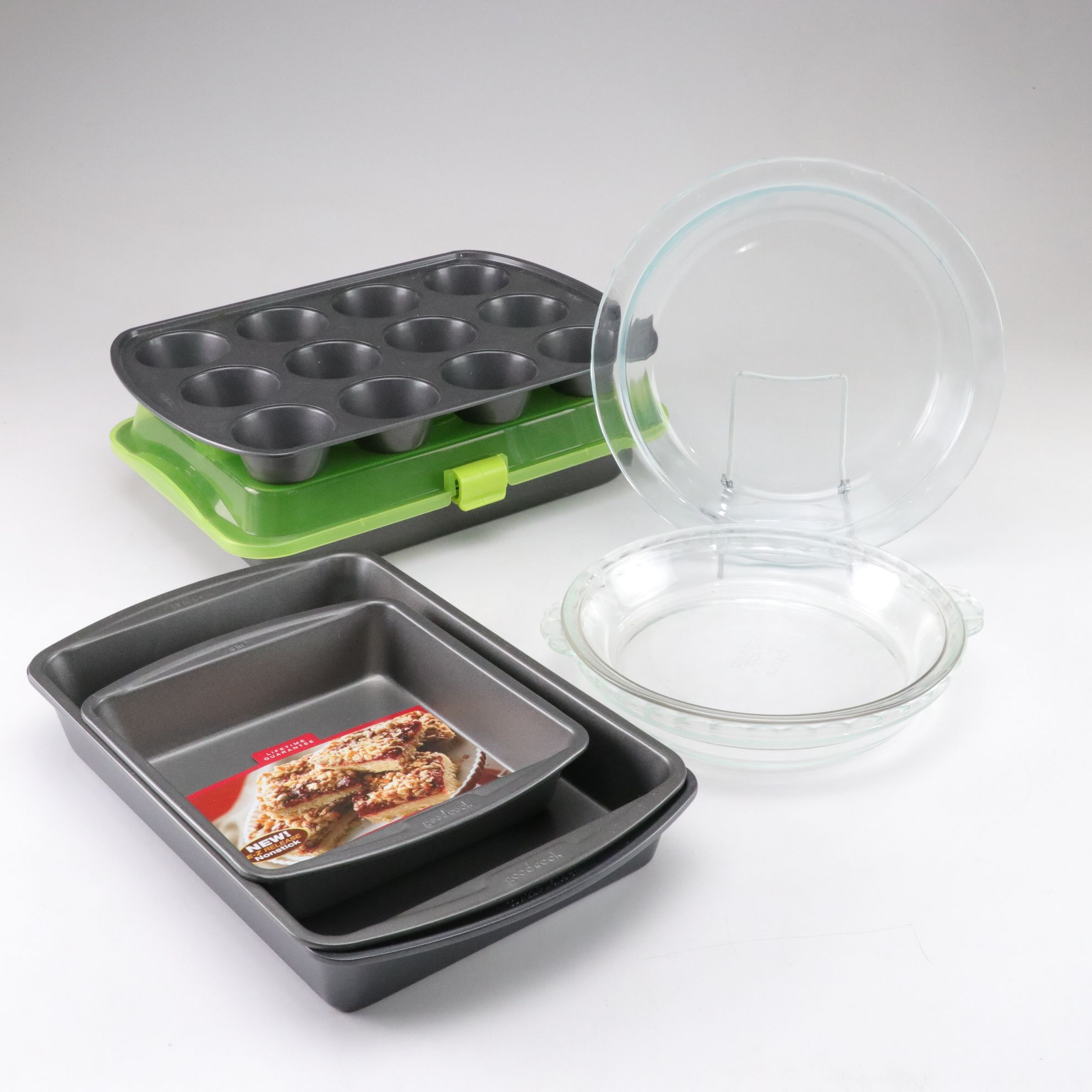 Wilton Muffin Pan, Good Cooks Baking Pans, and Pyrex Pie Plates