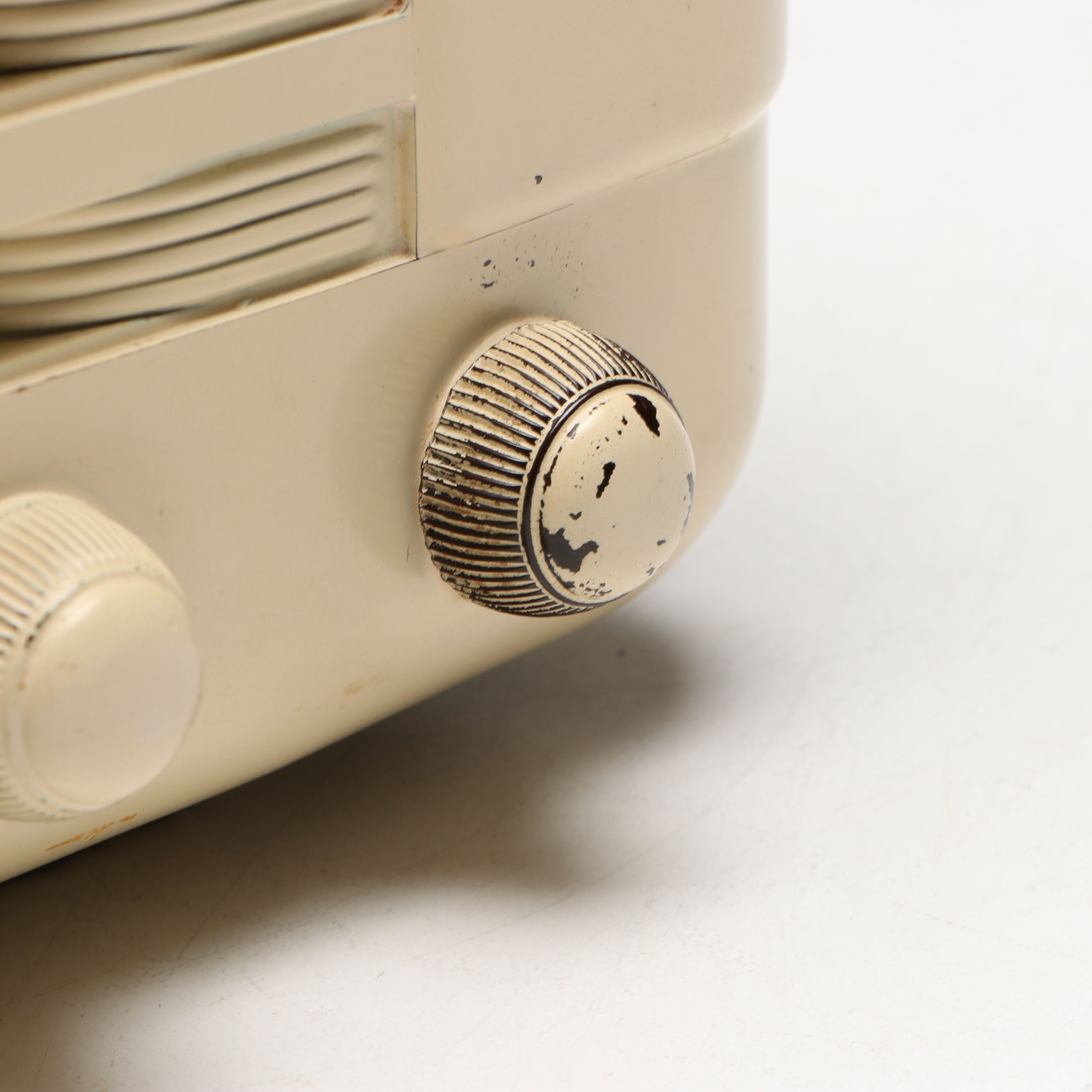 Warwick Clarion Table-Top Tube Radio, Mid-Century