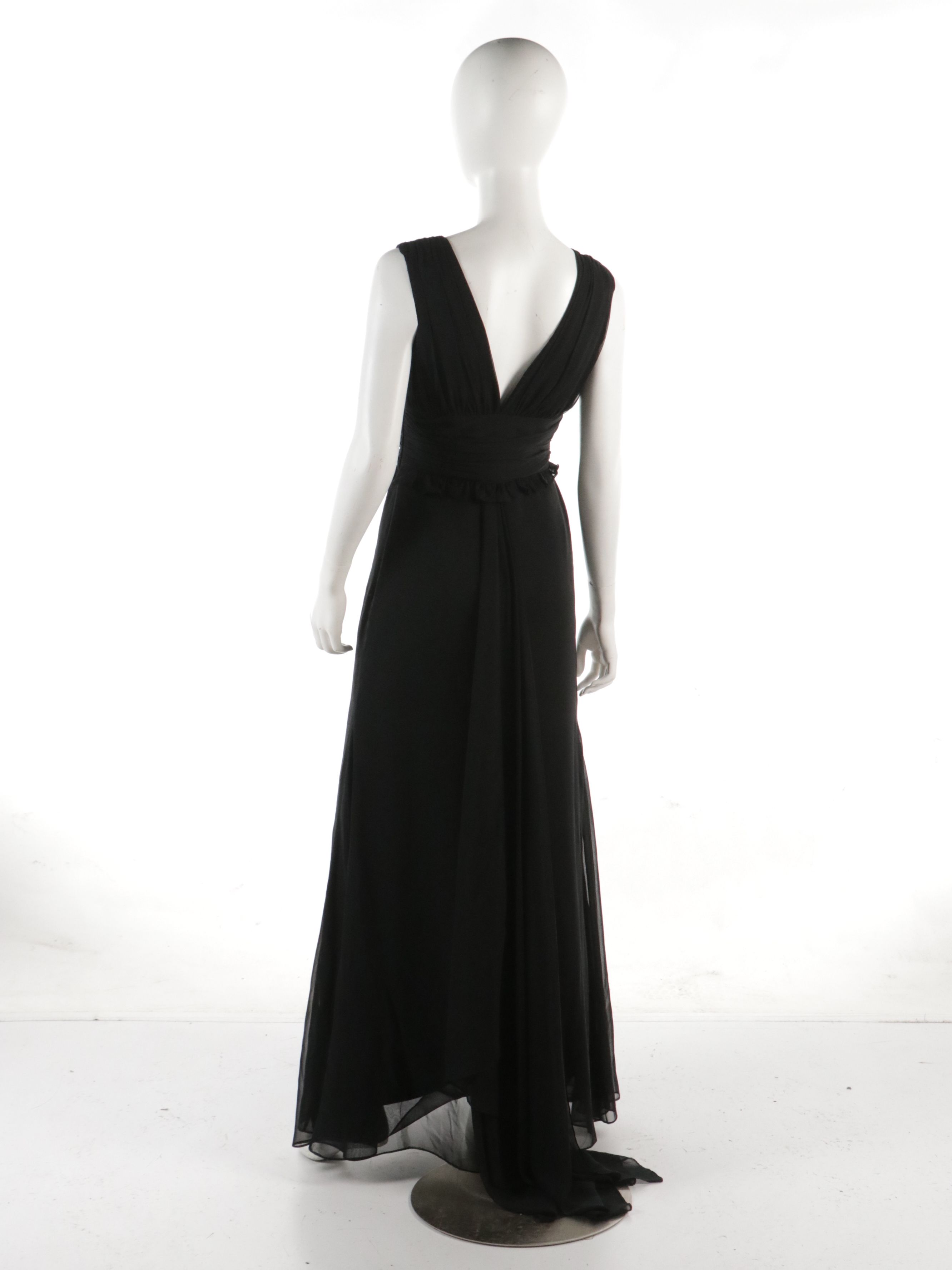 Vera Wang Deep V-Neck Evening Dress in Black