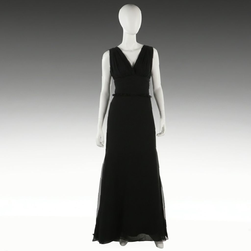 Vera Wang Deep V-Neck Evening Dress in Black
