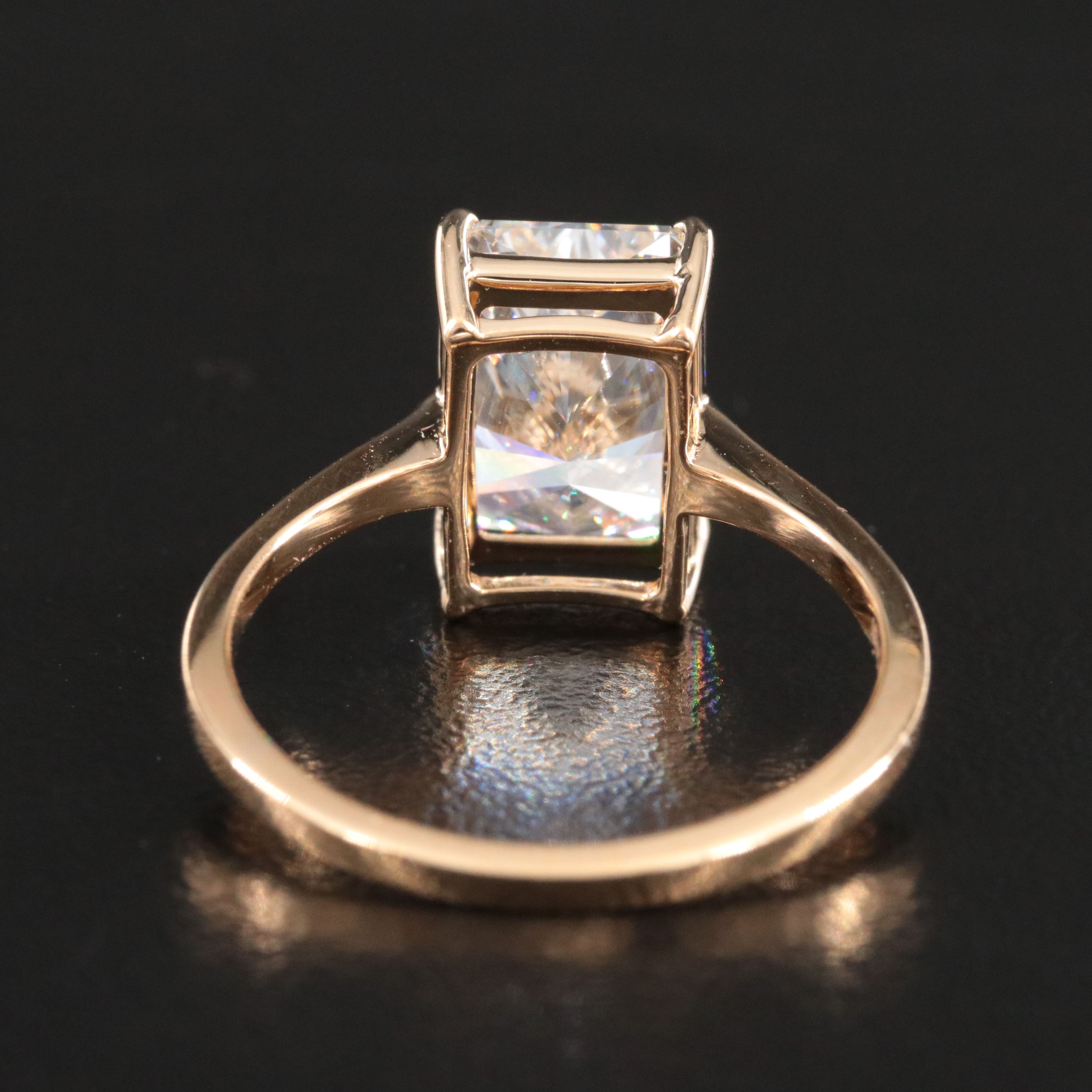 18K 3.02 CT Lab Grown Diamond Solitaire Ring with IGI Report