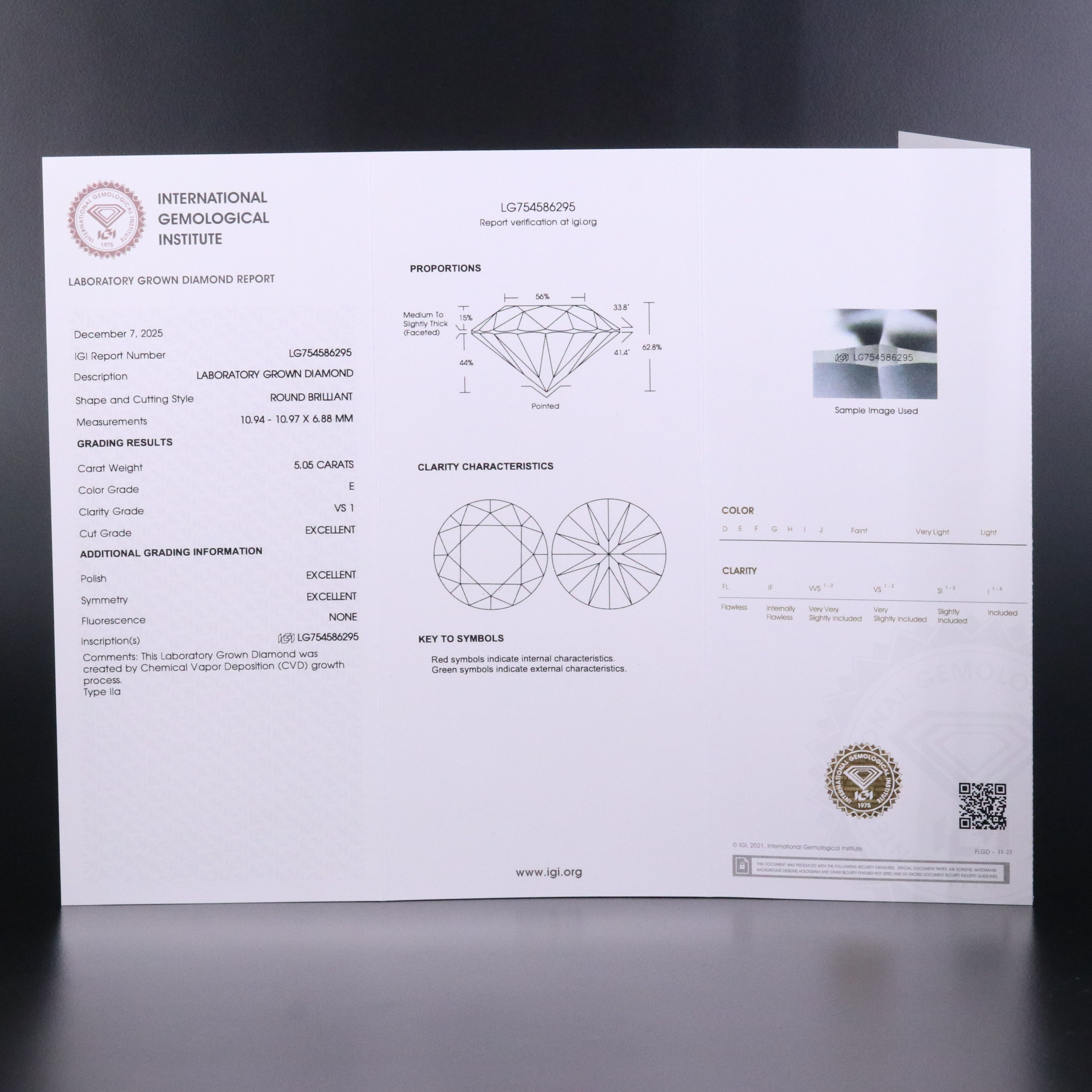 18K 5.05 CT Lab Grown Diamond Solitaire Ring with IGI Report