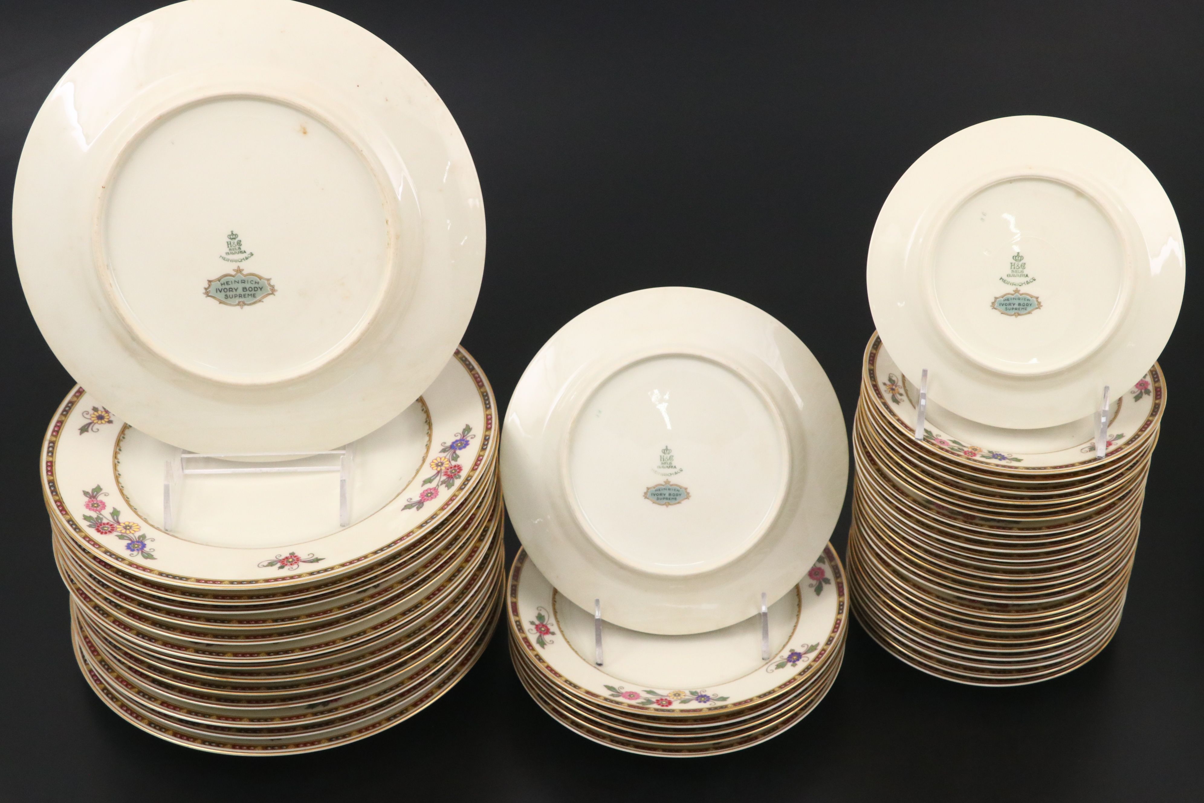 Heinrich & Co. Bavarian Gilt Floral Porcelain Dinnerware, 20th Century