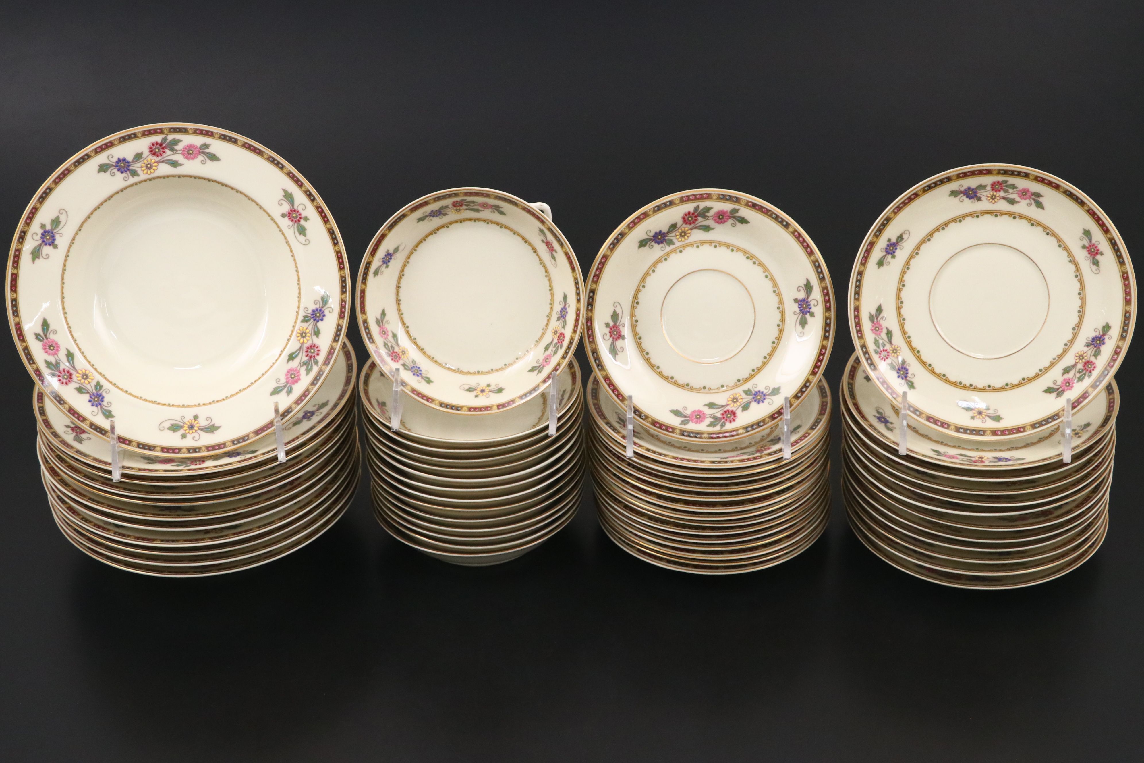 Heinrich & Co. Bavarian Gilt Floral Porcelain Dinnerware, 20th Century