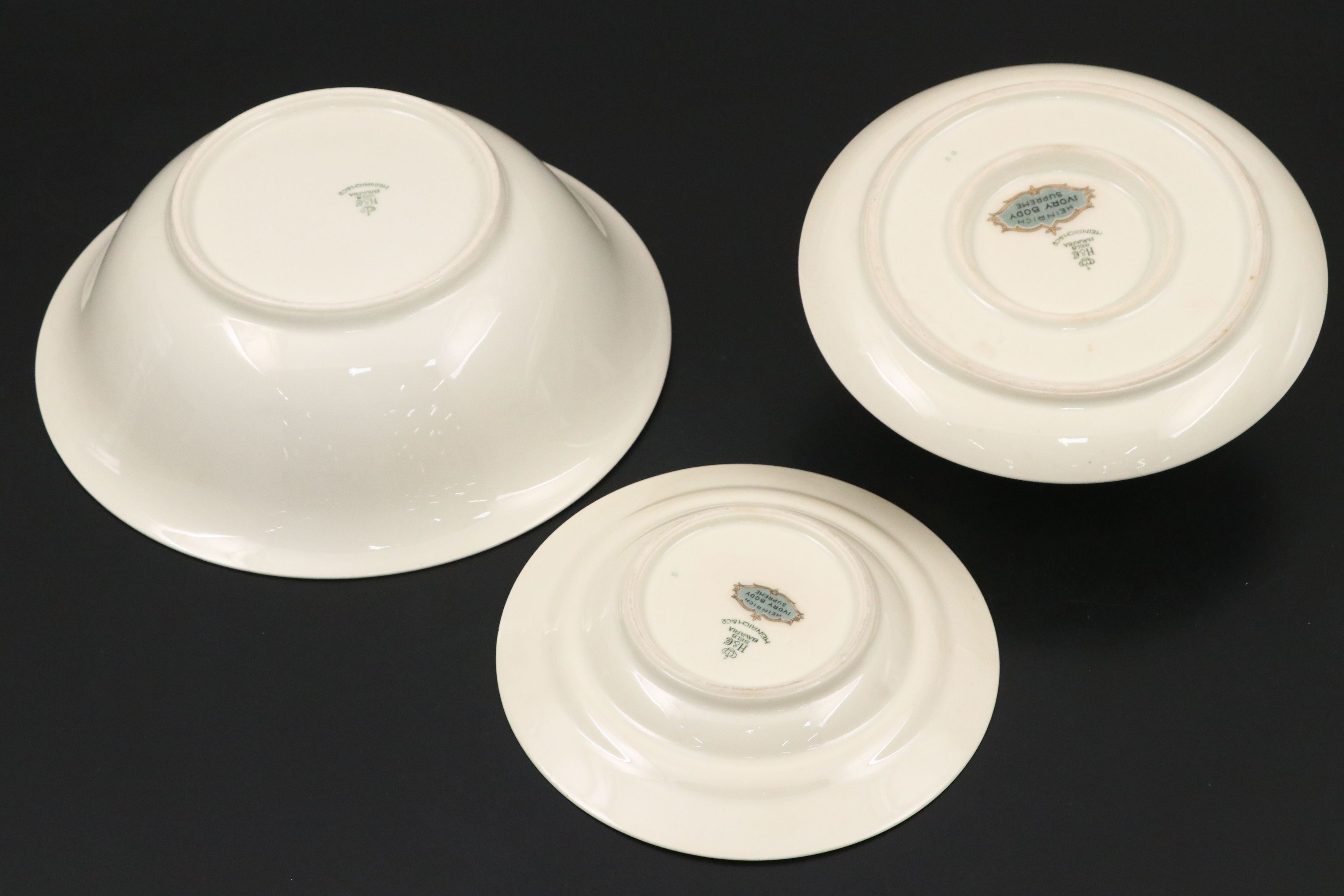 Heinrich & Co. Bavarian Gilt Floral Porcelain Dinnerware, 20th Century