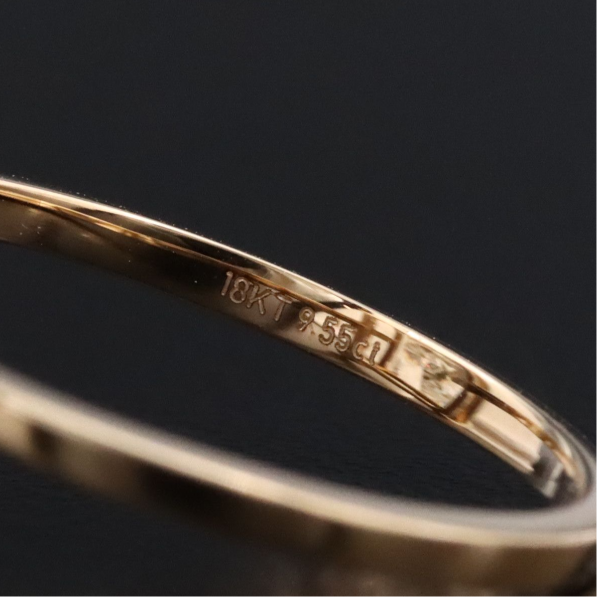 18K 9.55 CT Lab Grown Diamond Solitaire Ring with IGI Report