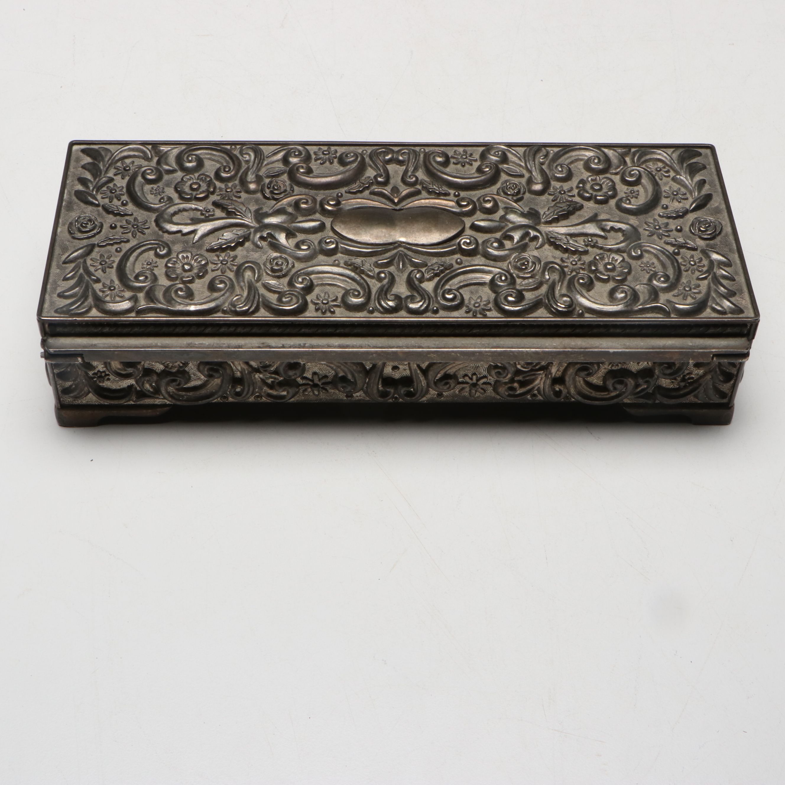 Godinger Silver Plate Fan Vase, Ornate Jewelry Box with Accessories and Lamp