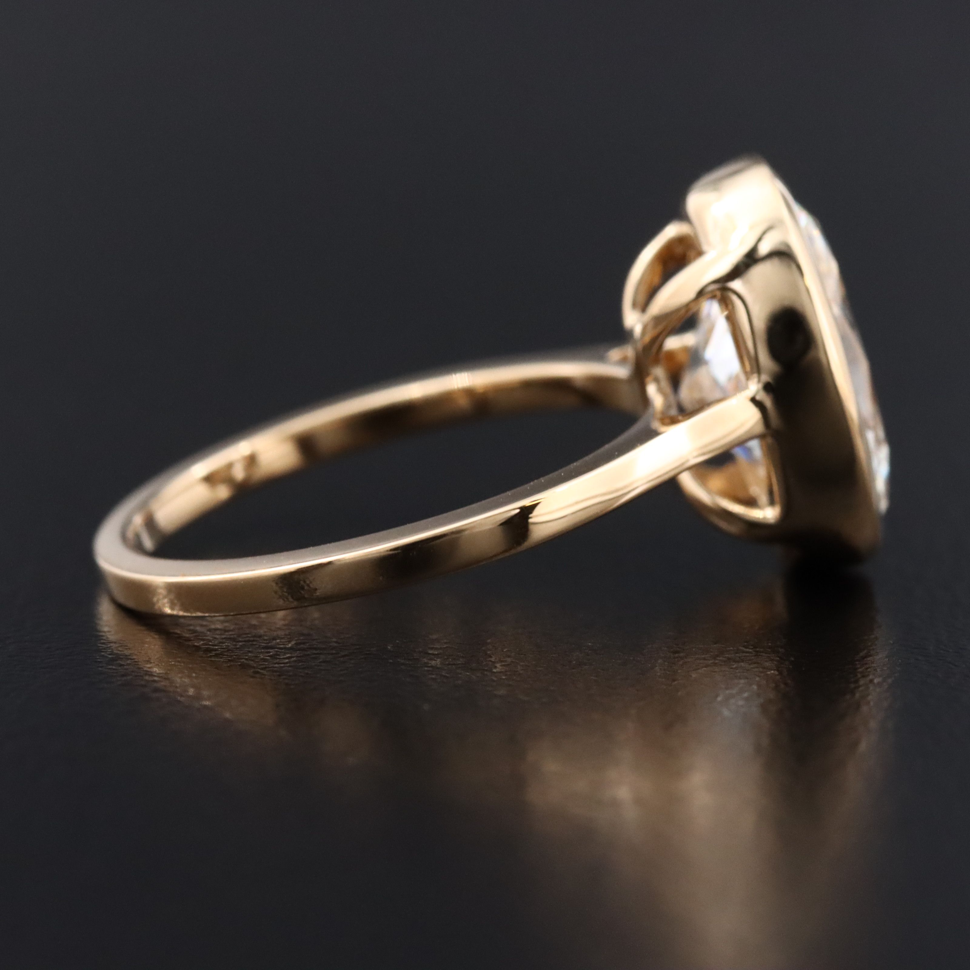 18K 4.09 CT Lab Grown Diamond Solitaire Ring with IGI Report