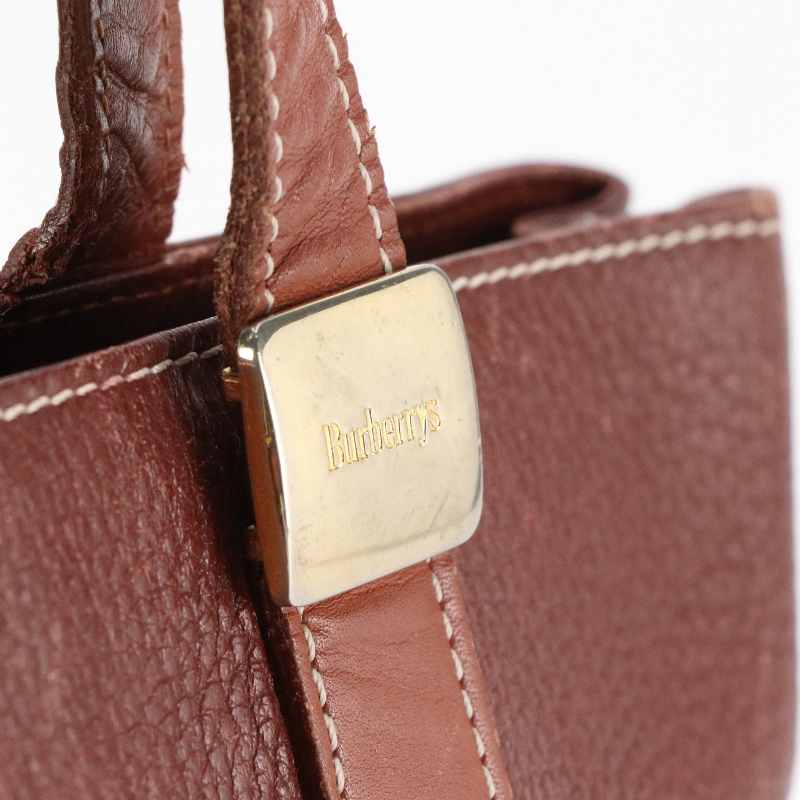 Burberrys Tote Bag in Grained Leather