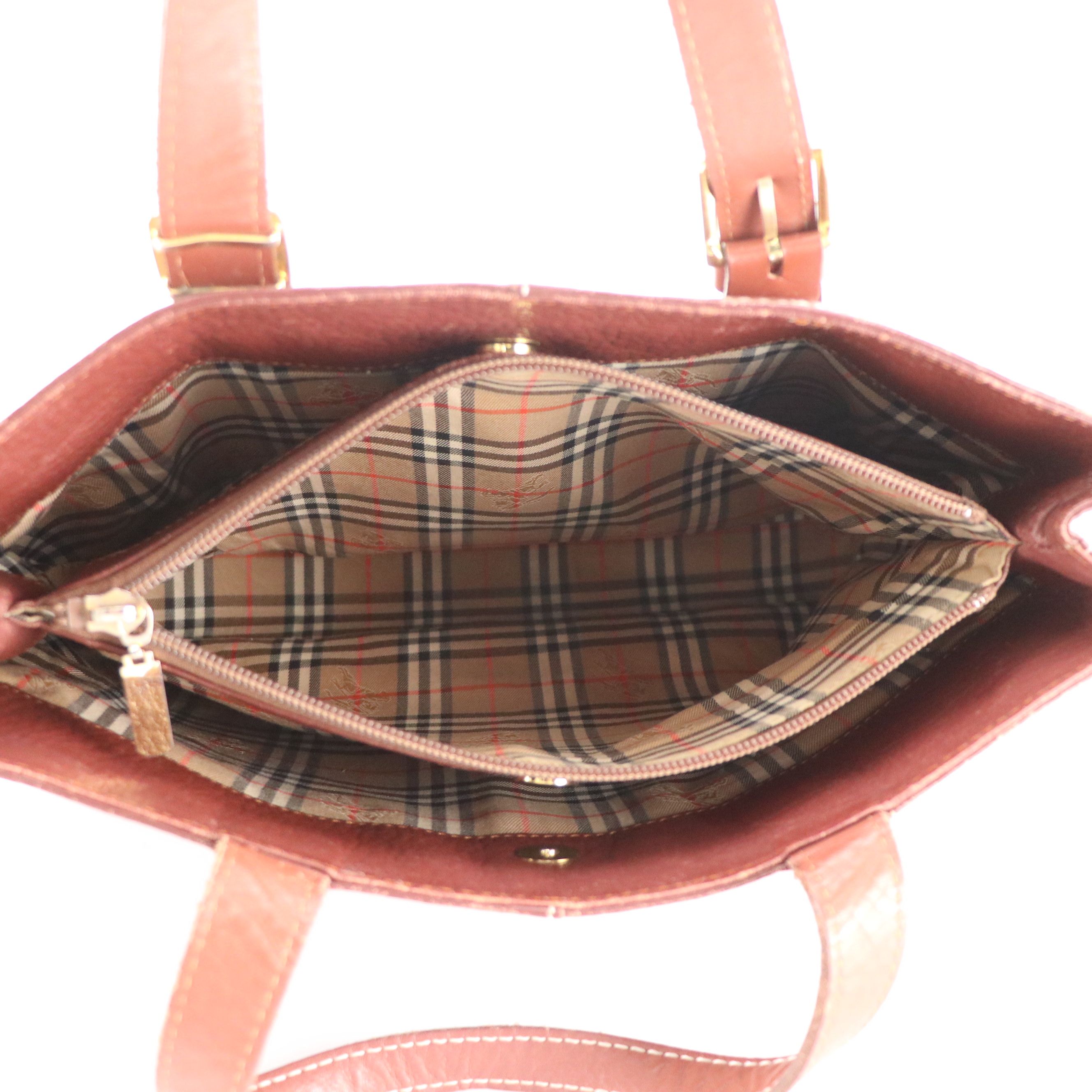 Burberrys Tote Bag in Grained Leather